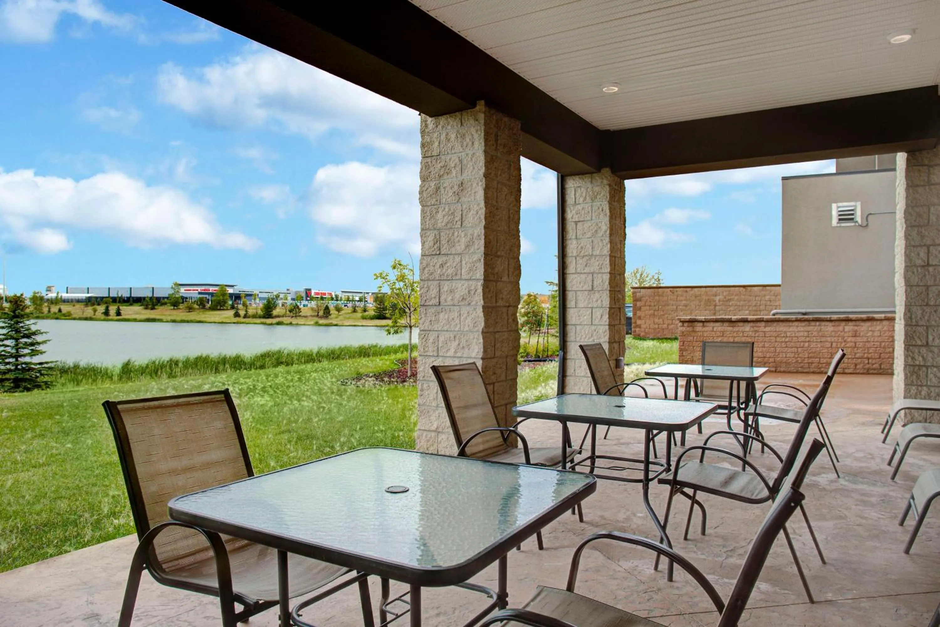 Patio in Hampton Inn by Hilton Edmonton/Sherwood Park