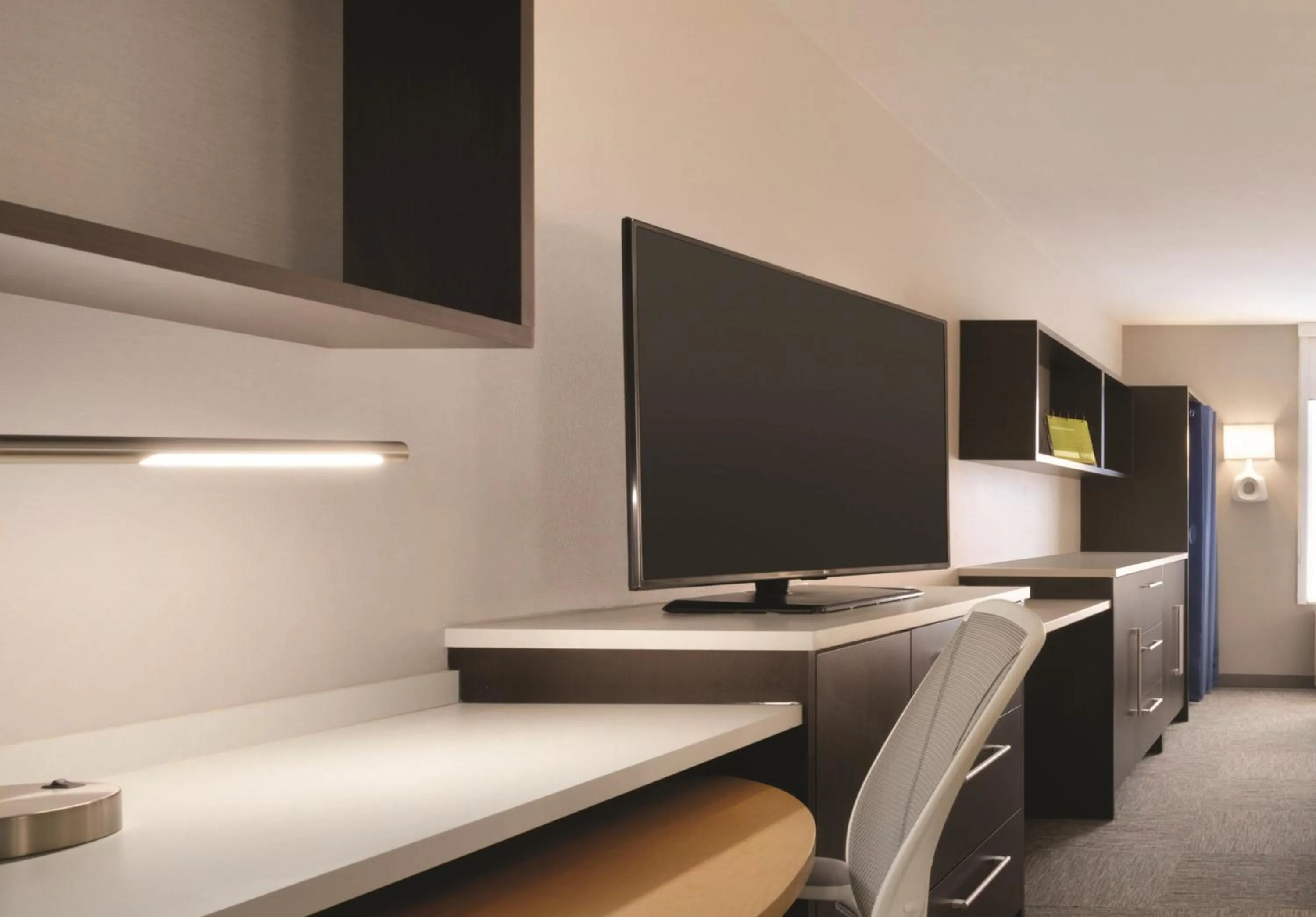 TV and multimedia in Home2 Suites by Hilton Billings