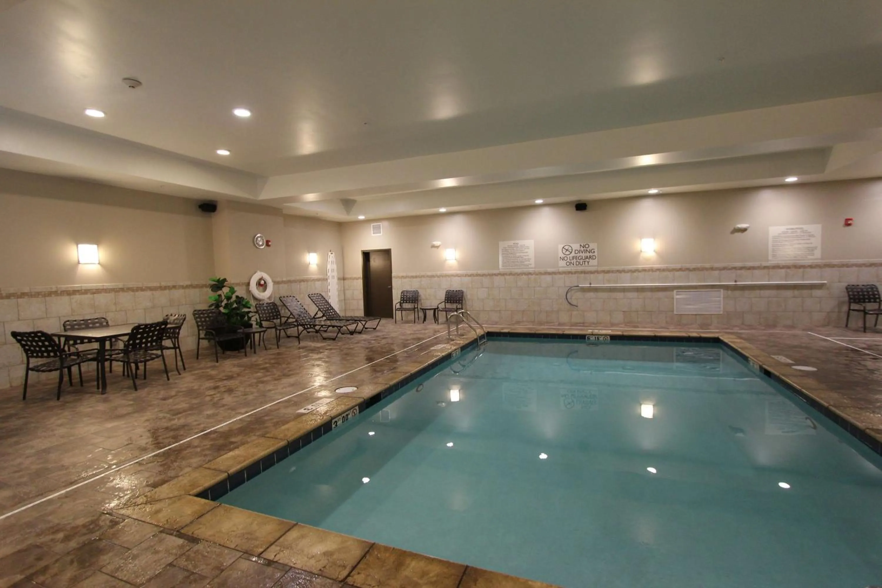 Pool view in Hilton Garden Inn Findlay