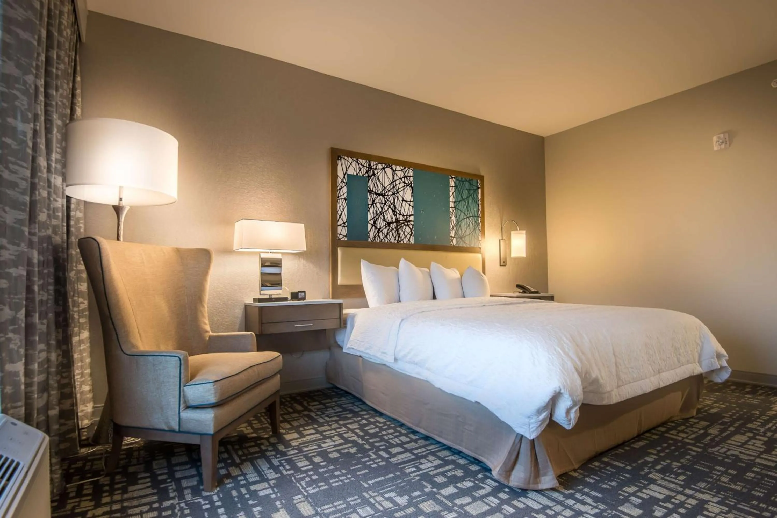 Bed in Hampton Inn & Suites Dallas-The Colony