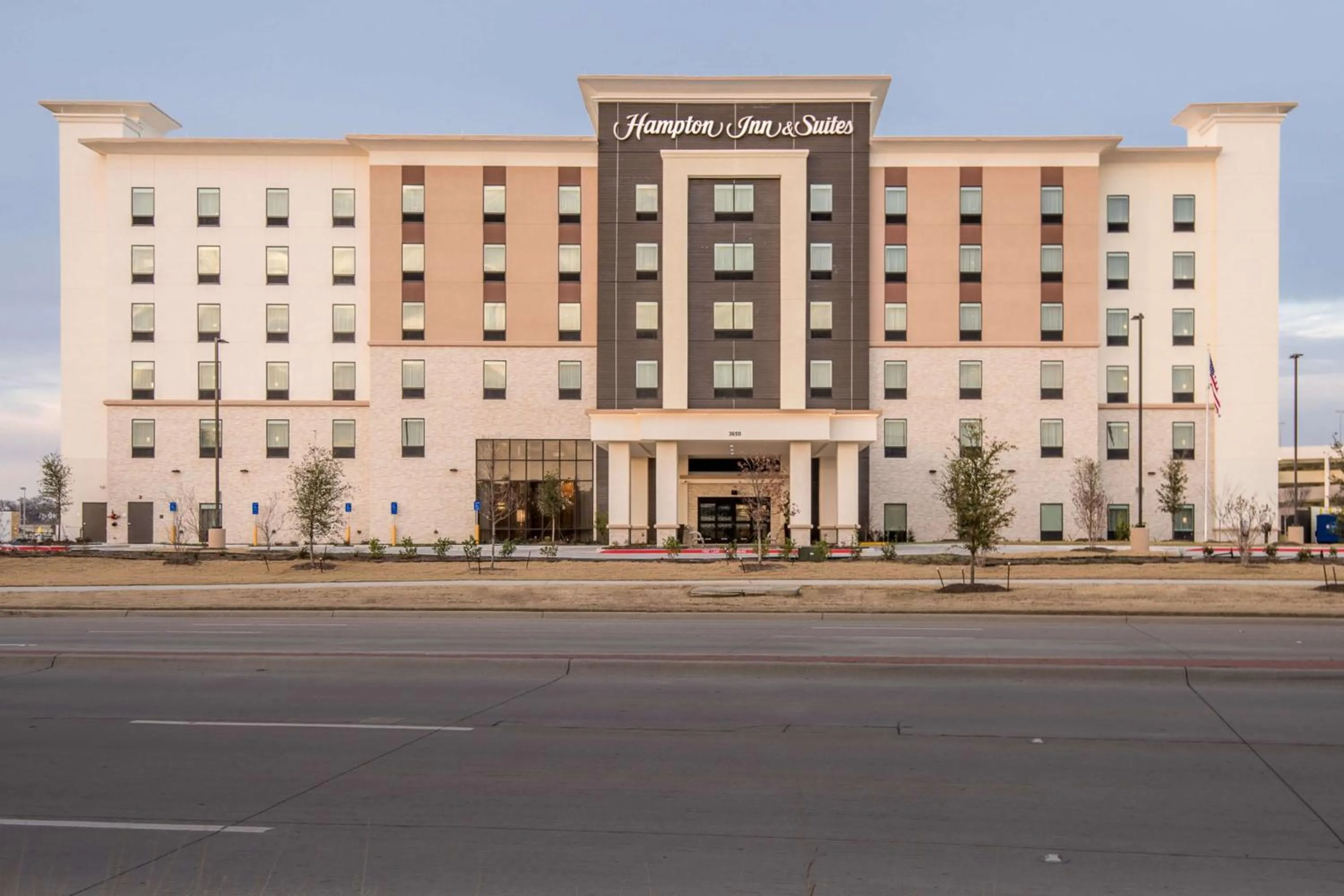 Property building in Hampton Inn & Suites Dallas-The Colony