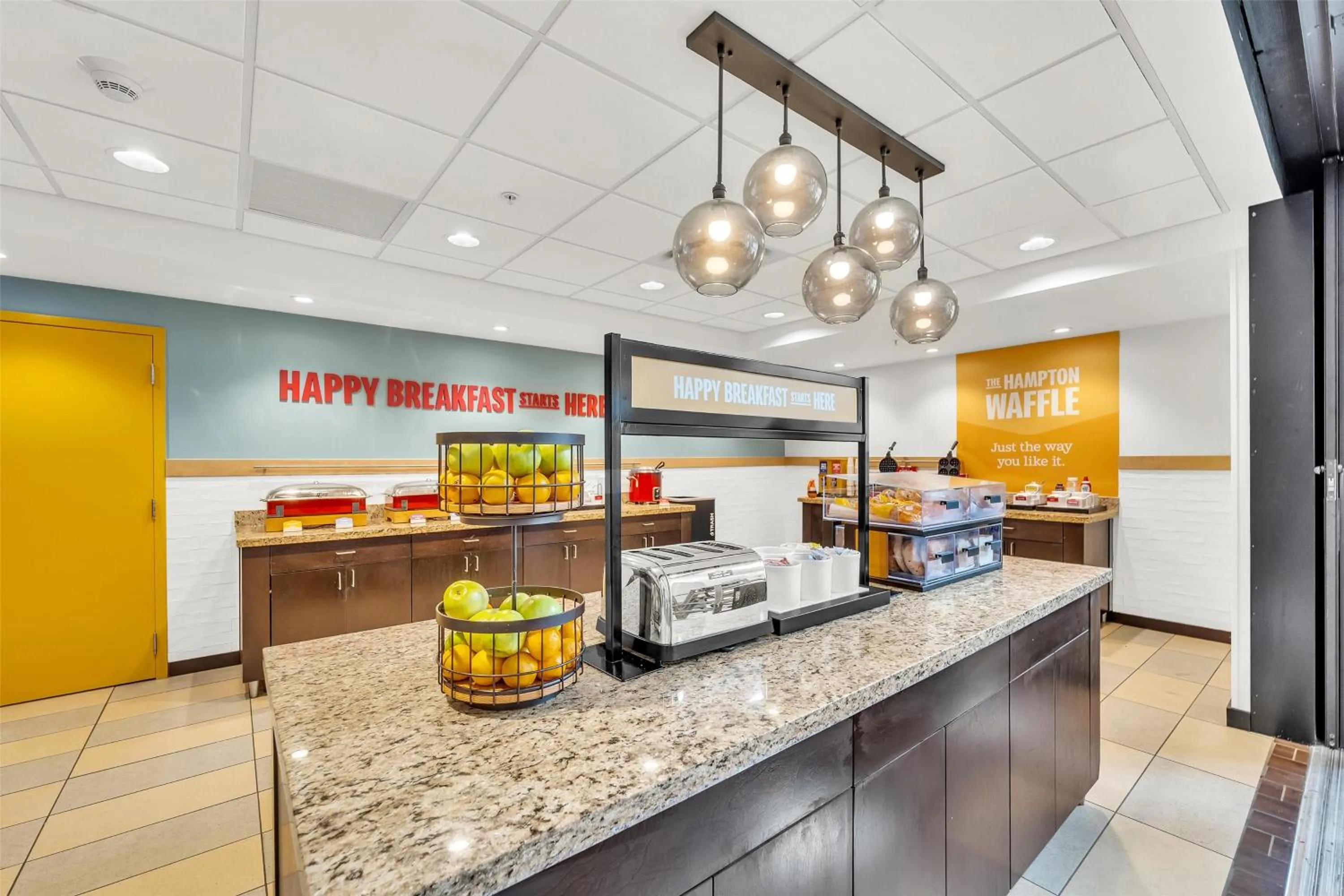 Breakfast in Hampton Inn & Suites Kenosha Pleasant Prairie