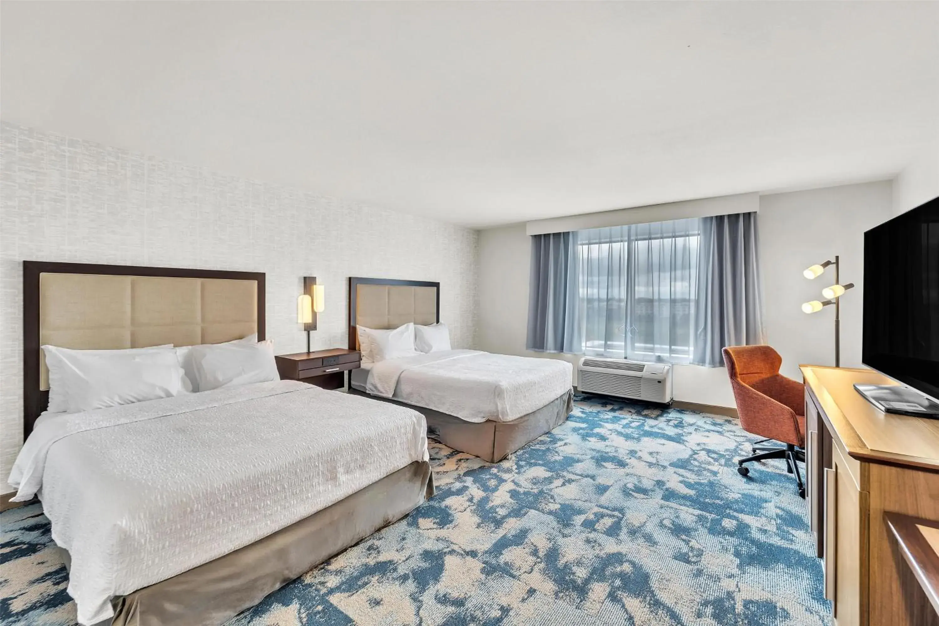 Queen Room with Two Queen Beds and Roll-In Shower - Mobility and Hearing Access/Non-Smoking in Hampton Inn & Suites Kenosha Pleasant Prairie Queen Room with Two Queen Beds and Roll-In Shower - Mobility and Hearing Access/Non-Smoking in Hampton Inn & Suites Kenosha Pleasant Prairie