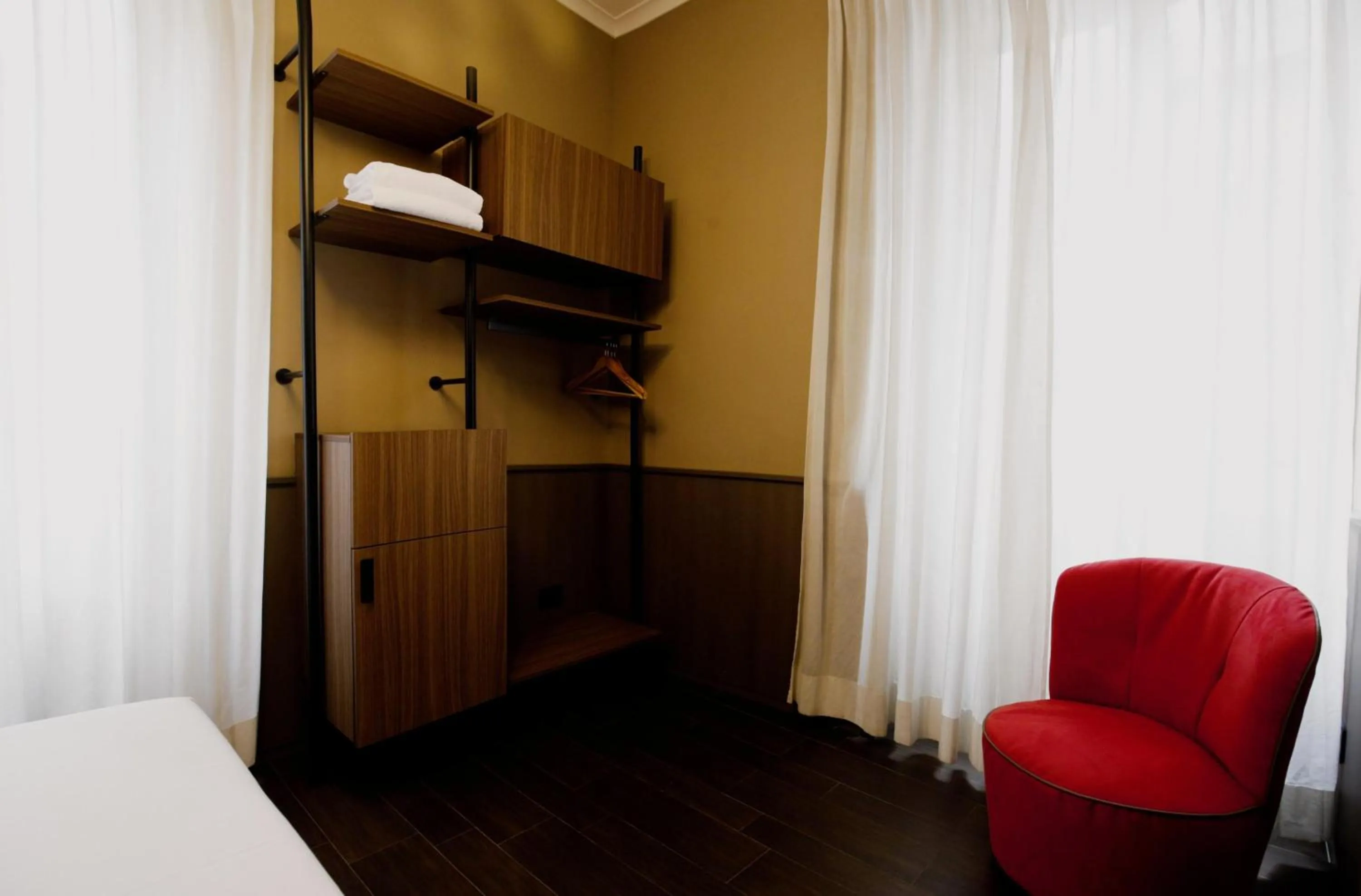 Bedroom, Bed in The B Place