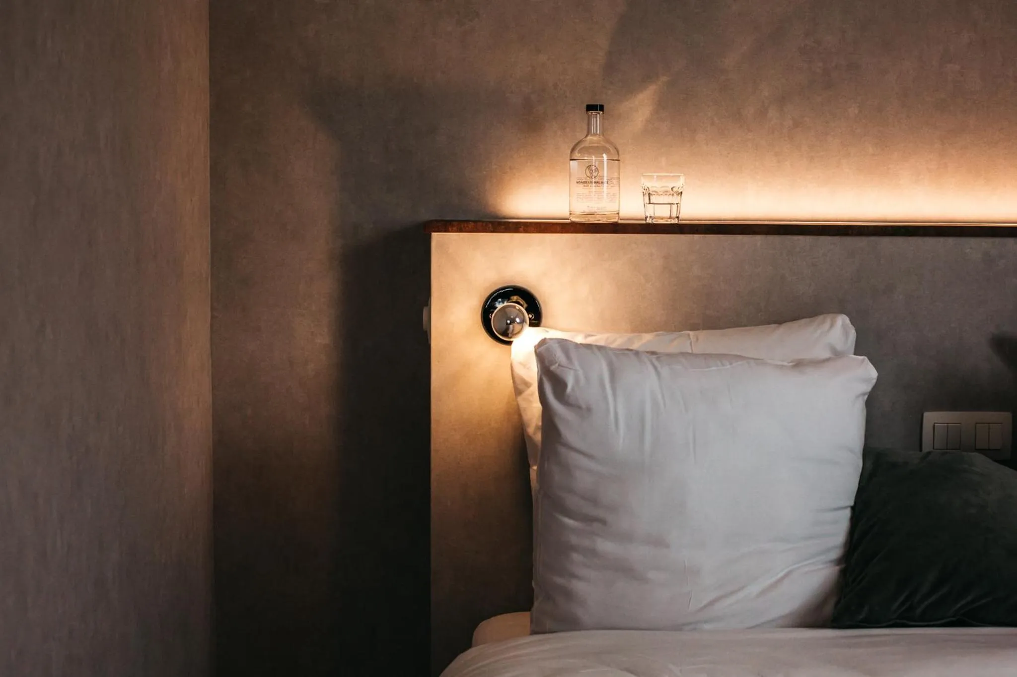 Decorative detail, Bed in Monsieur Maurice