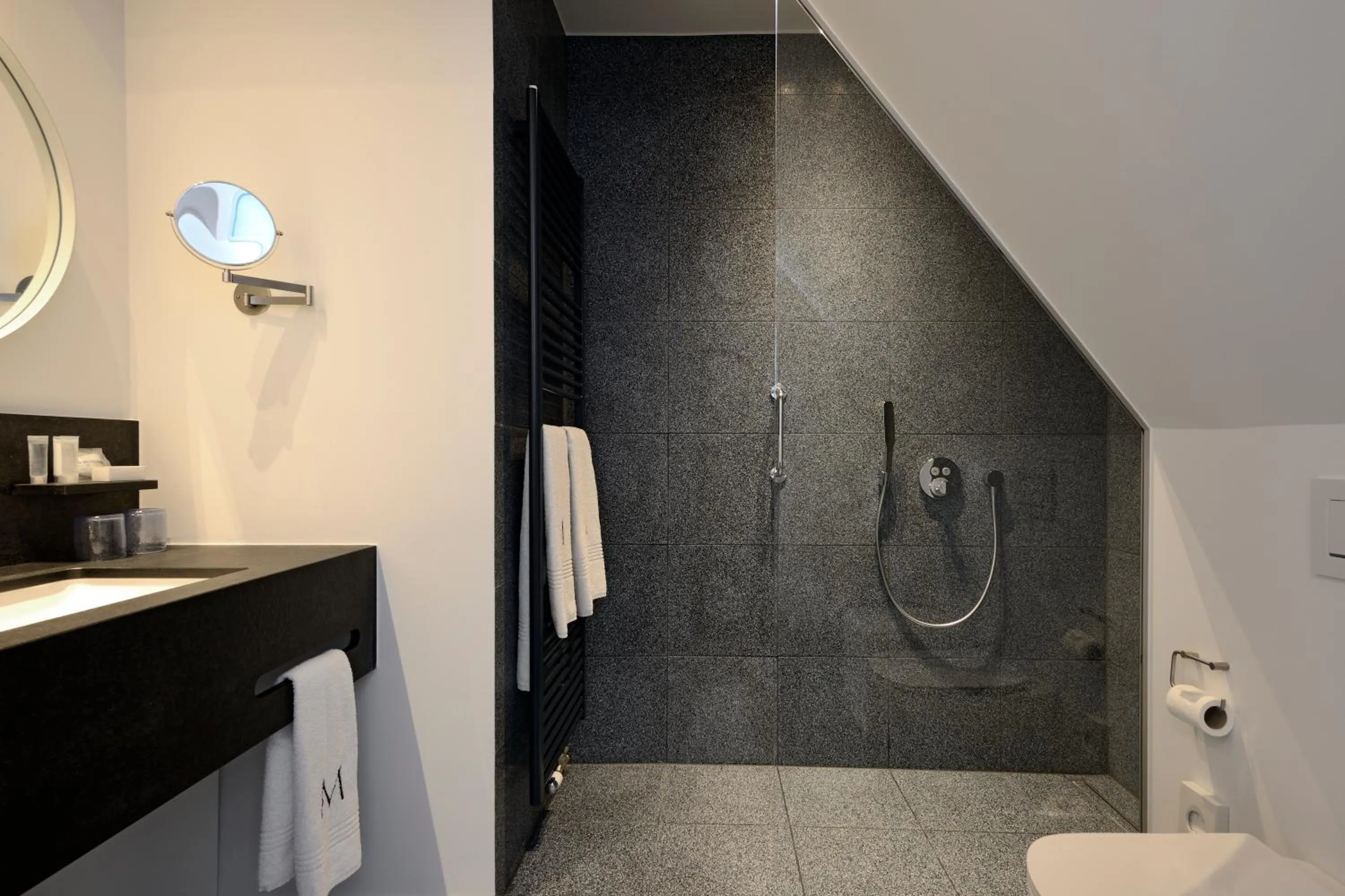 Bathroom in Hotel Messeyne