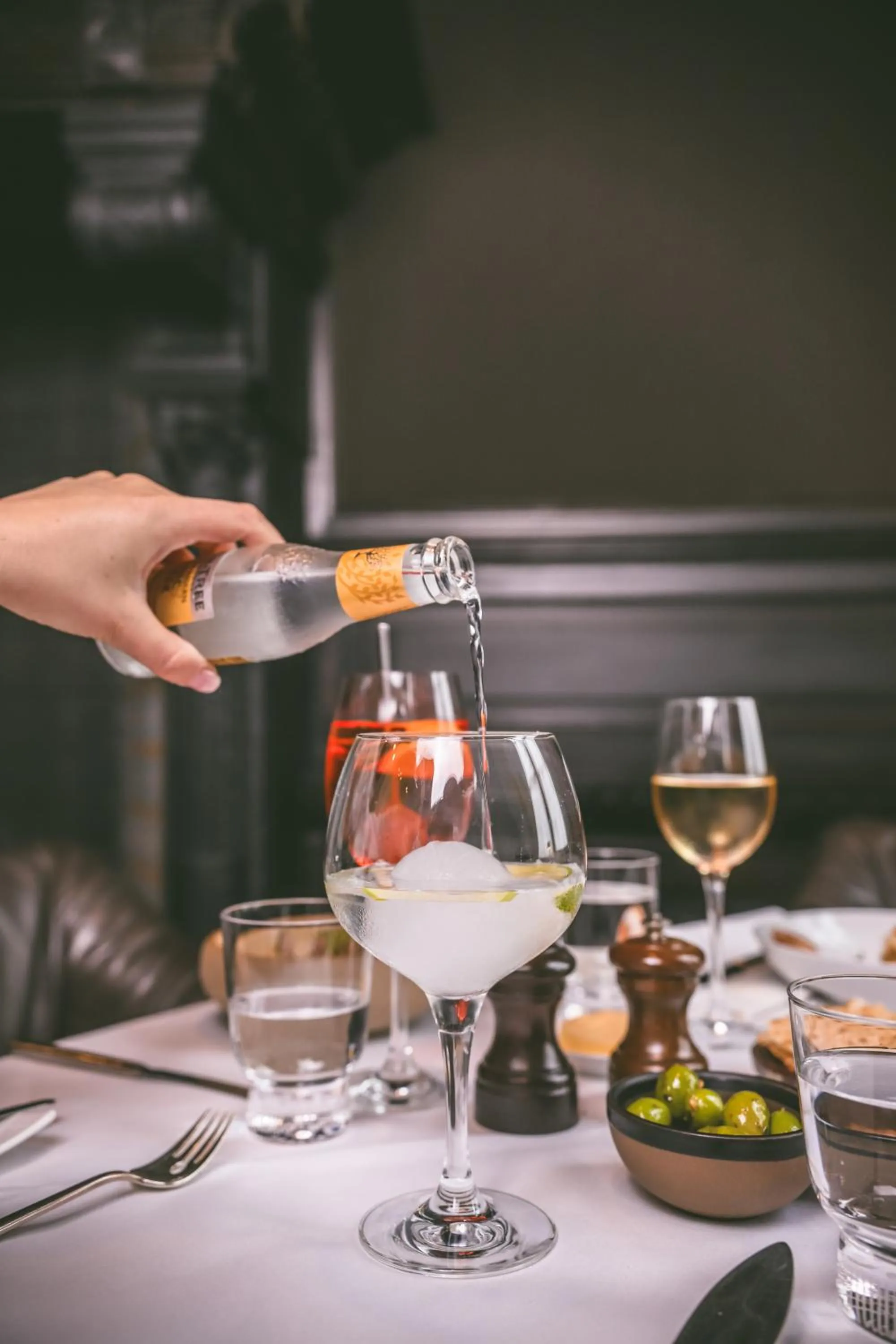 Restaurant/places to eat in Hotel Messeyne