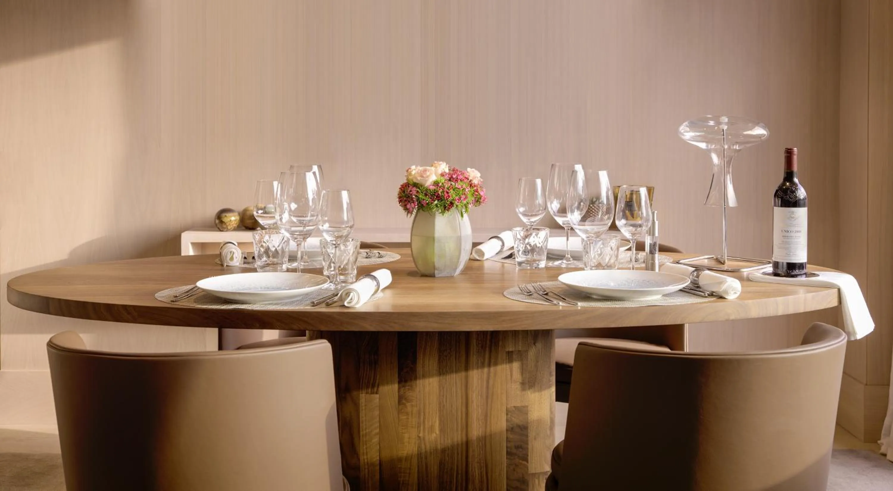 Dining area in The One Barcelona GL