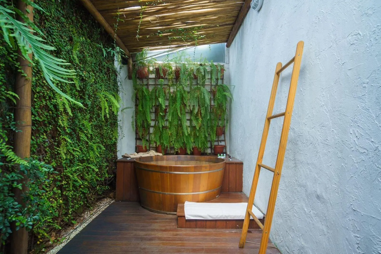 Hot Spring Bath in Hotel Maui Maresias