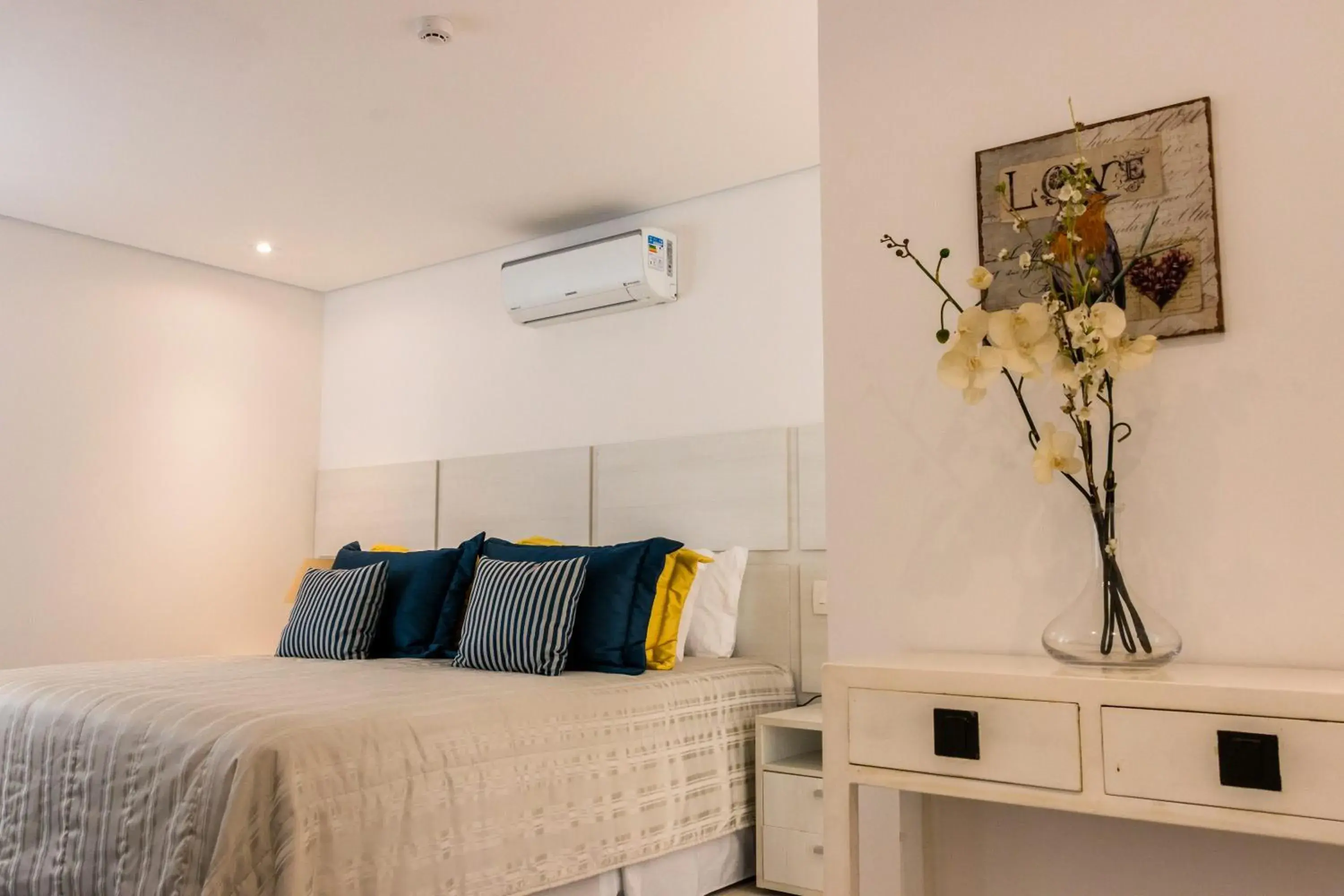 Decorative detail, Bed in Hotel Maui Maresias Decorative detail, Bed in Hotel Maui Maresias