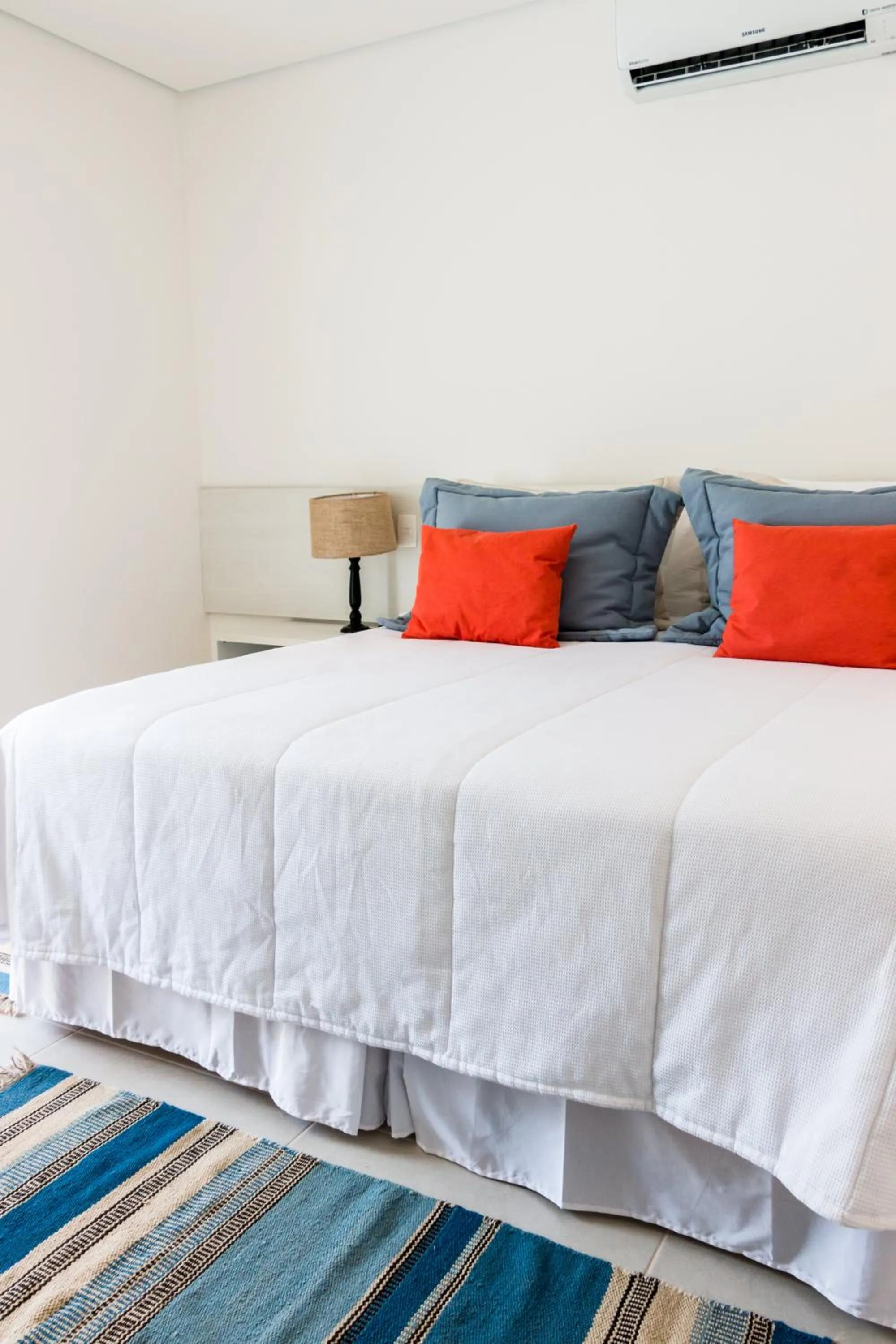 Balcony/Terrace, Bed in Hotel Maui Maresias