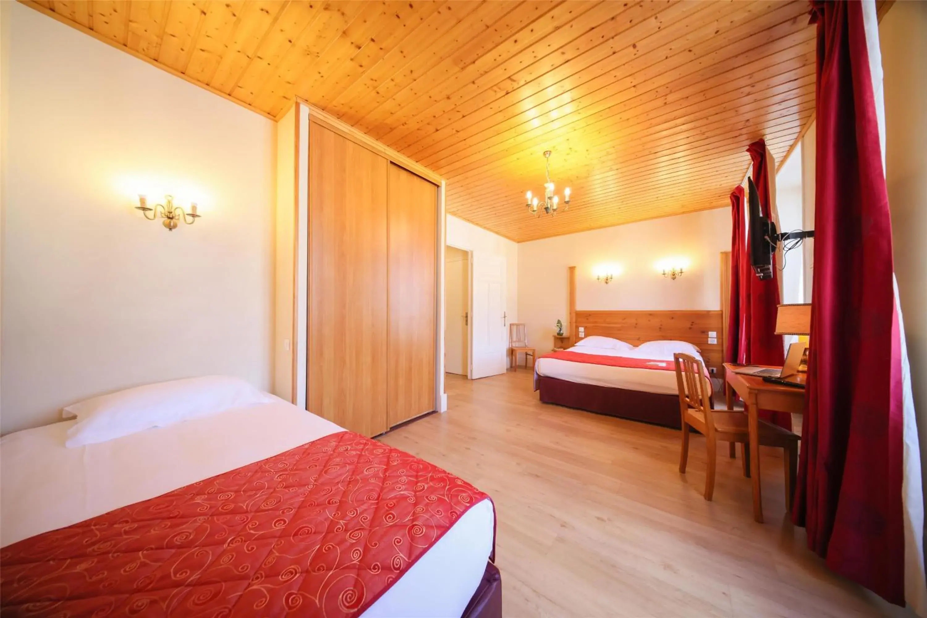 Bedroom, Bed in Best Western Grand Hotel de Paris & Spa Bedroom, Bed in Best Western Grand Hotel de Paris & Spa