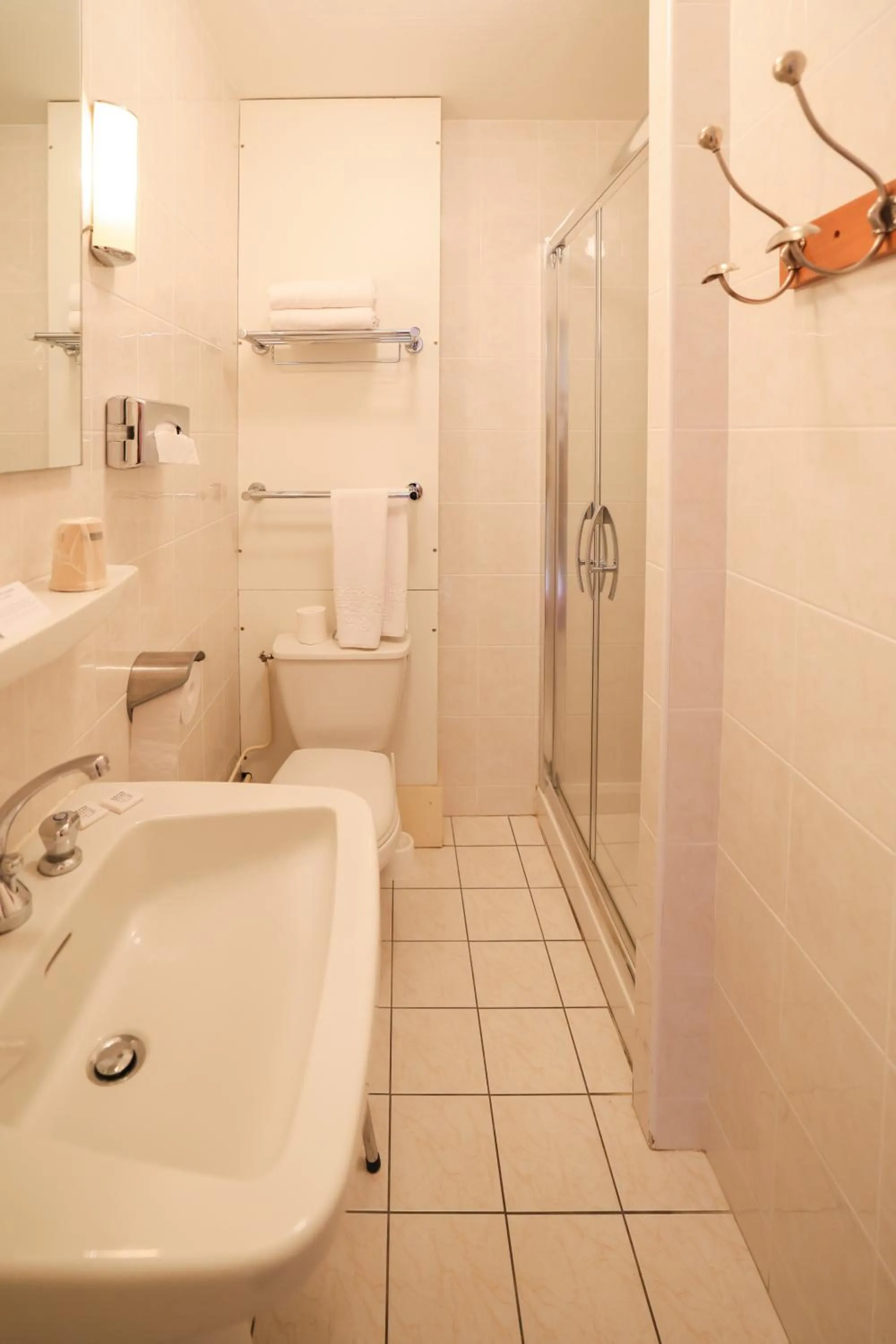 Shower in Best Western Grand Hotel de Paris & Spa