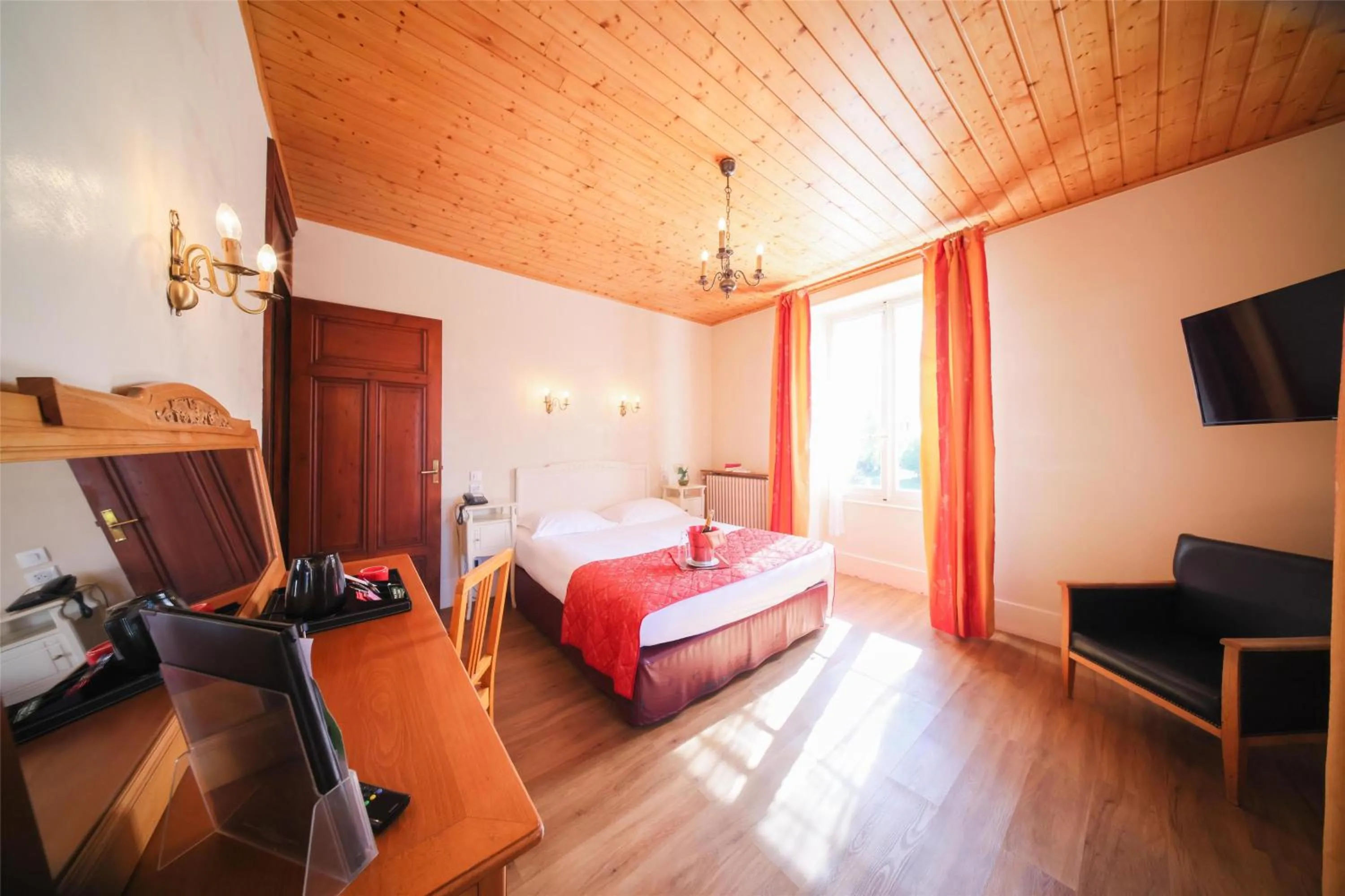 Bedroom, Bed in Best Western Grand Hotel de Paris & Spa