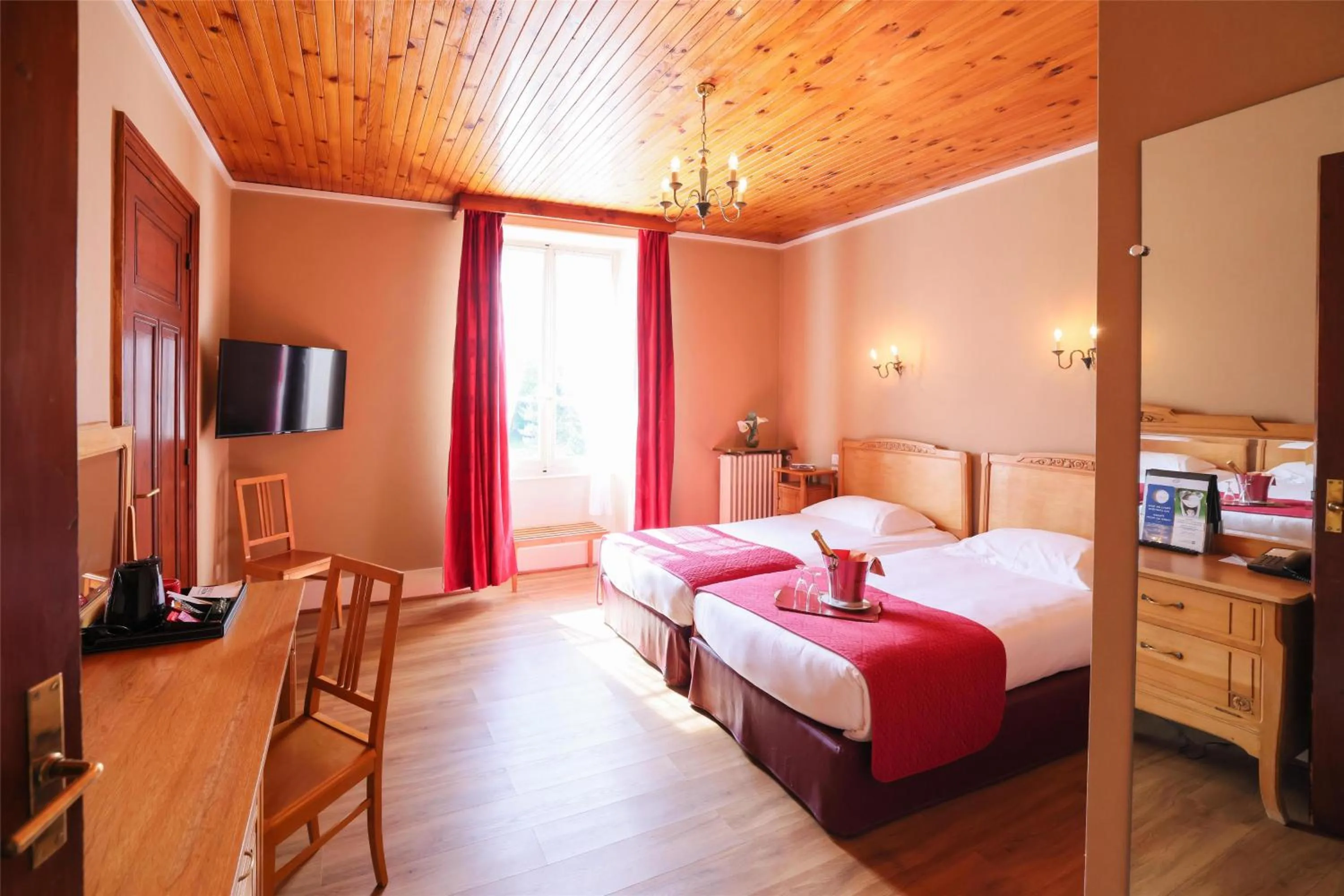 Bedroom, Bed in Best Western Grand Hotel de Paris & Spa