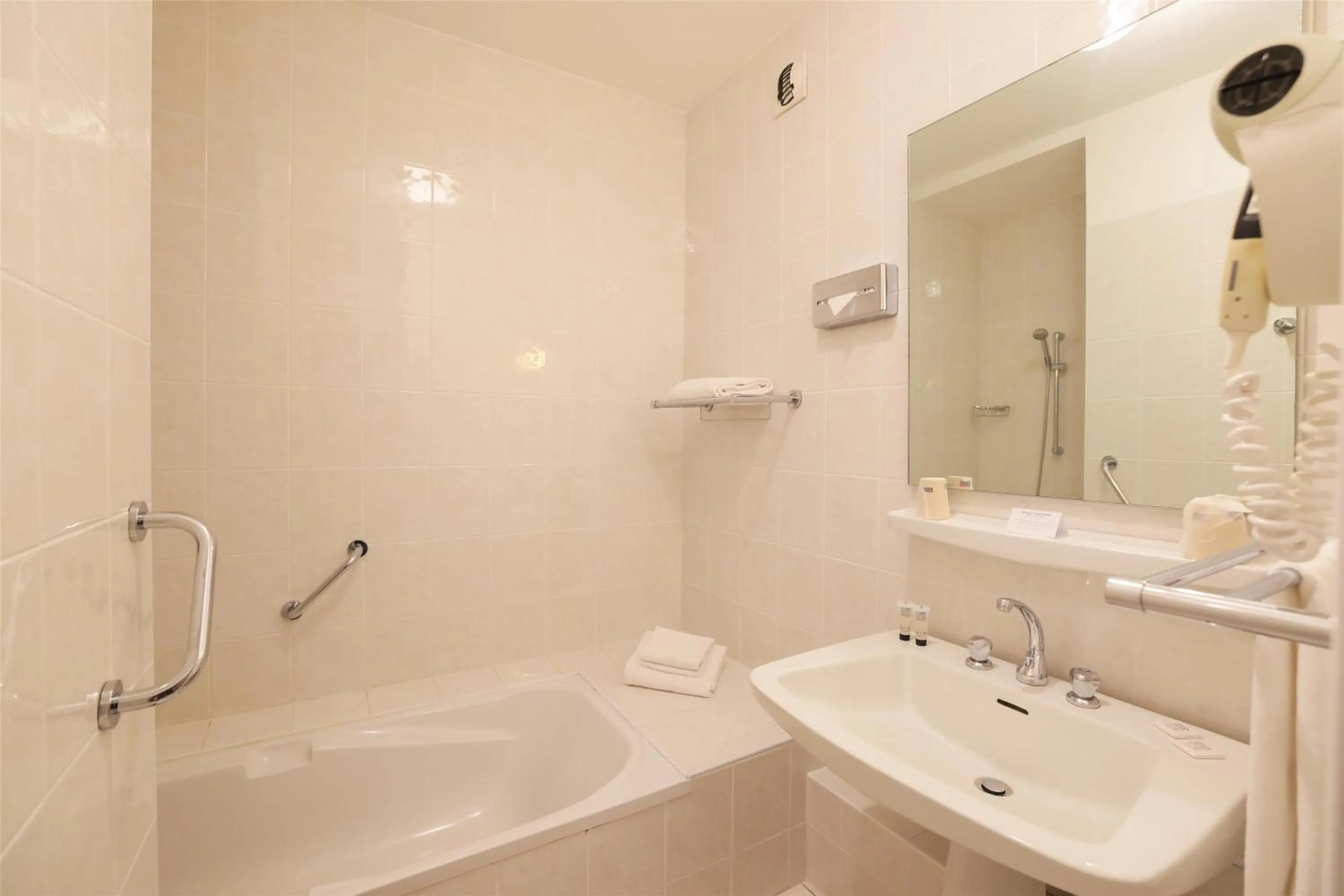 Bathroom in Best Western Grand Hotel de Paris & Spa