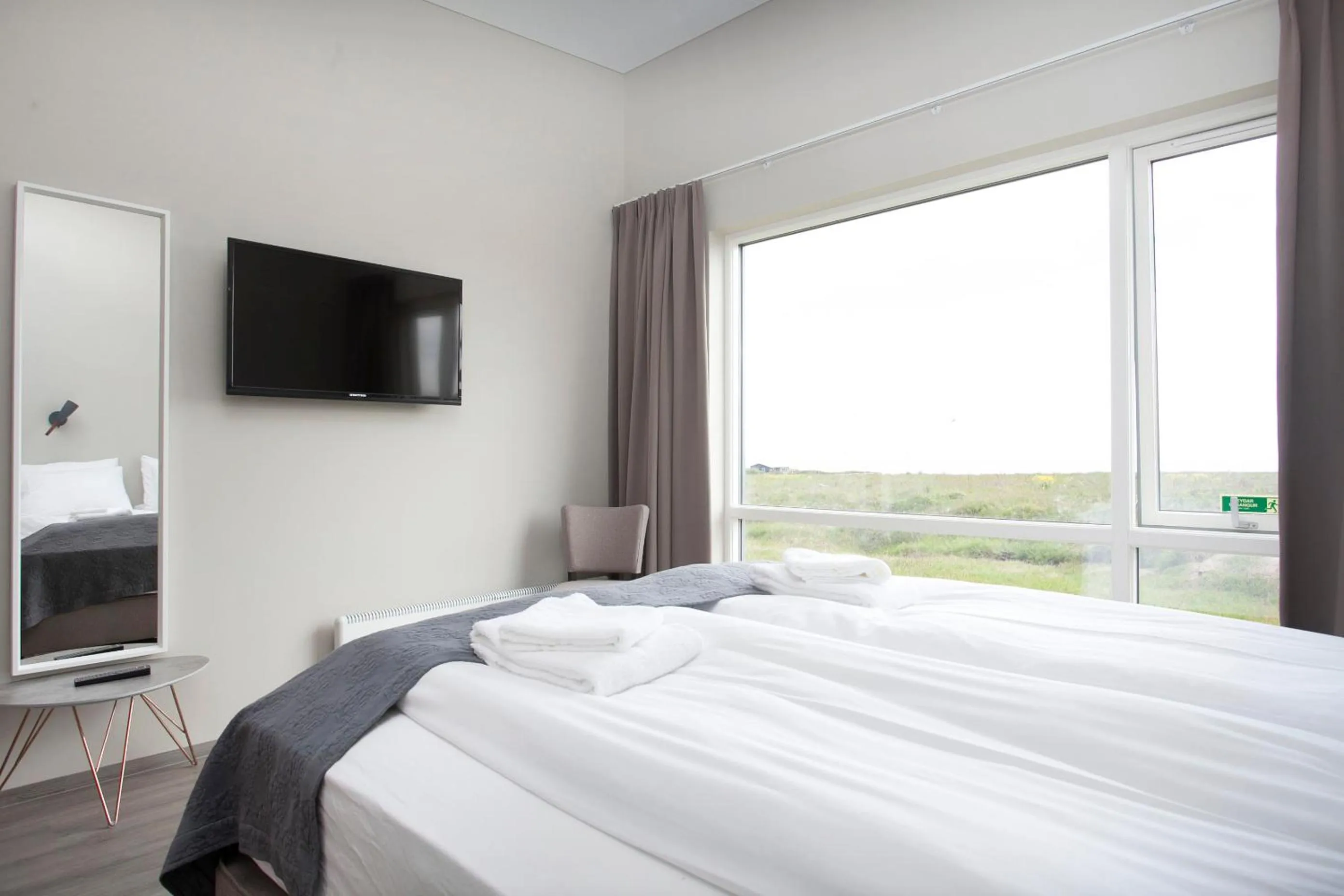 TV and multimedia, Bed in Arnarstapi Hotel