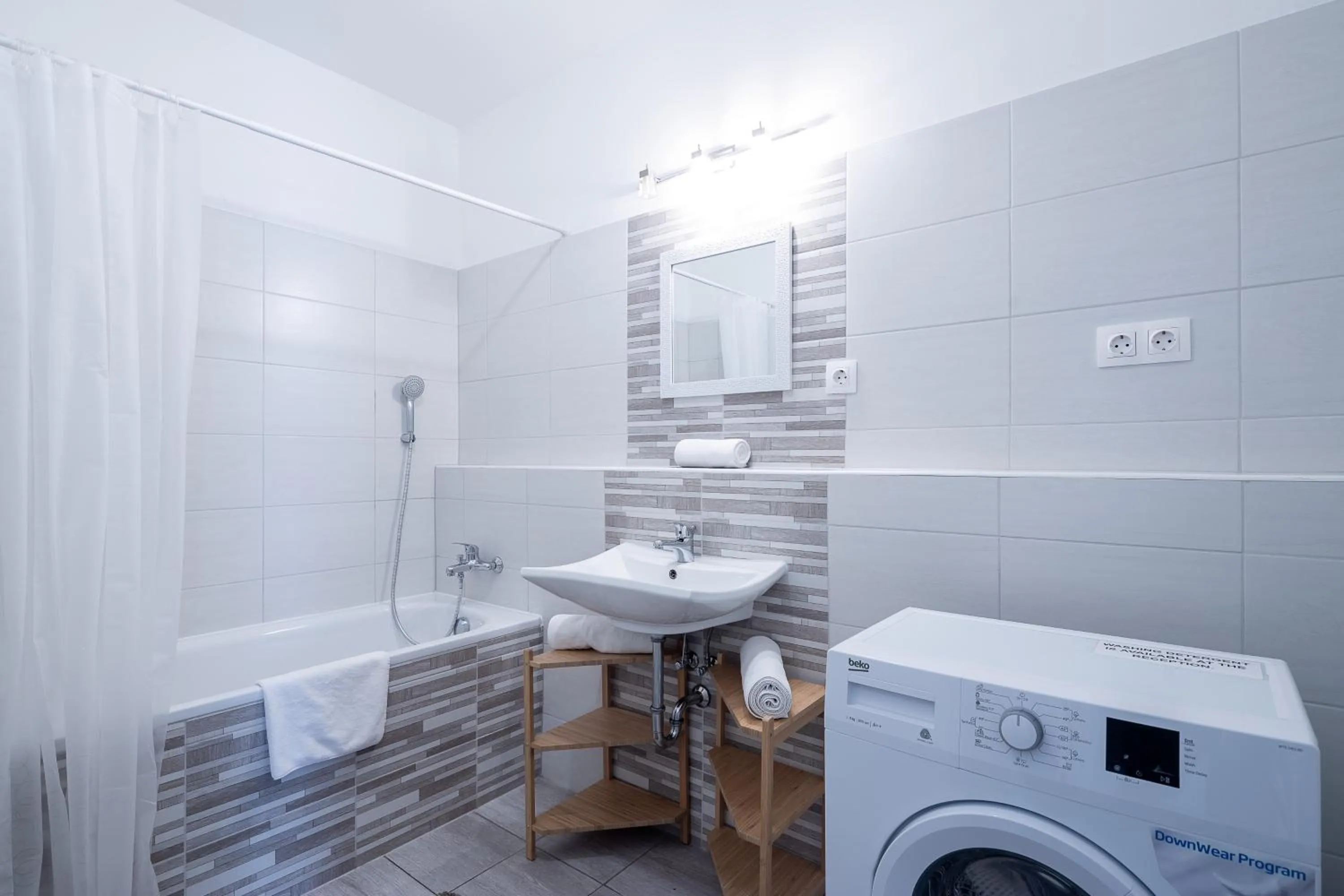 Bathroom in Vagabond Corvin