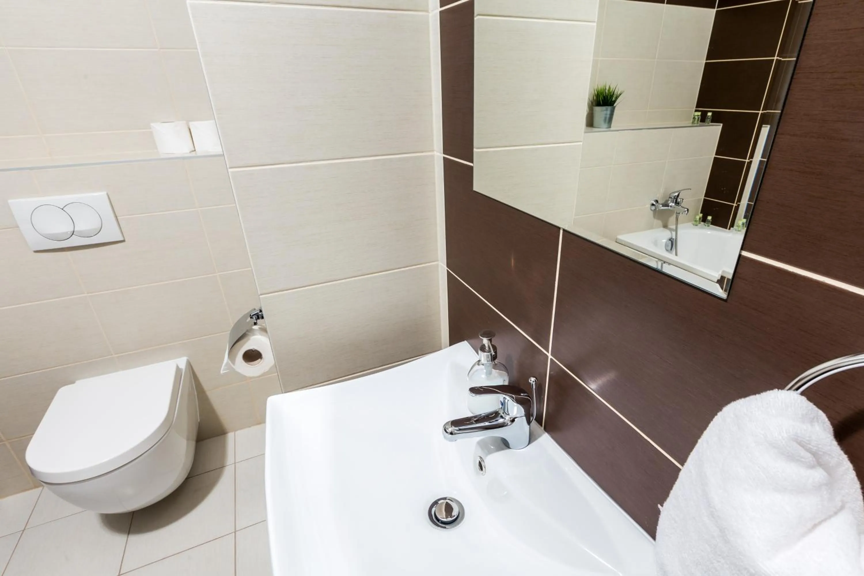 Bathroom in Vagabond Corvin