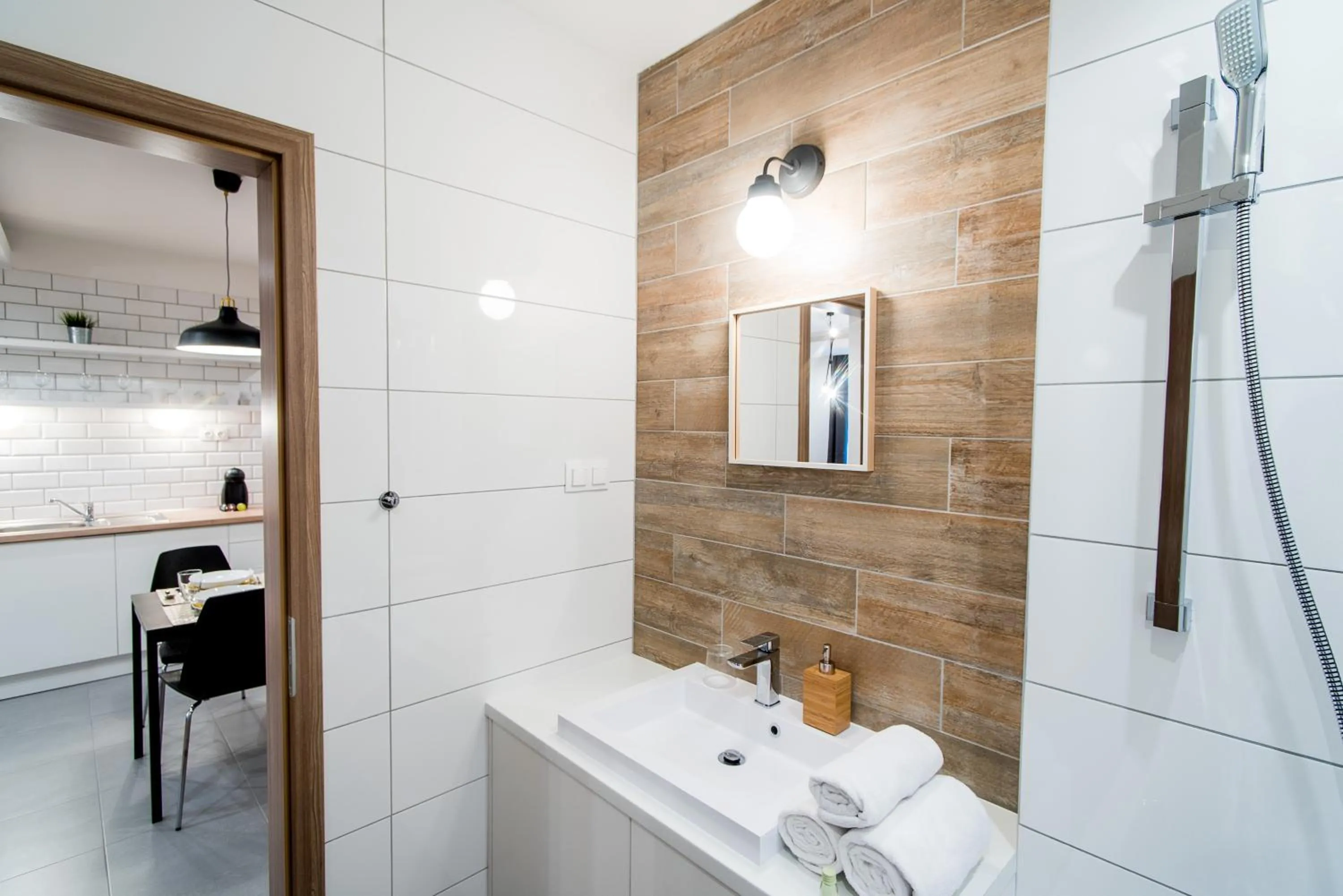 Shower in Vagabond Corvin