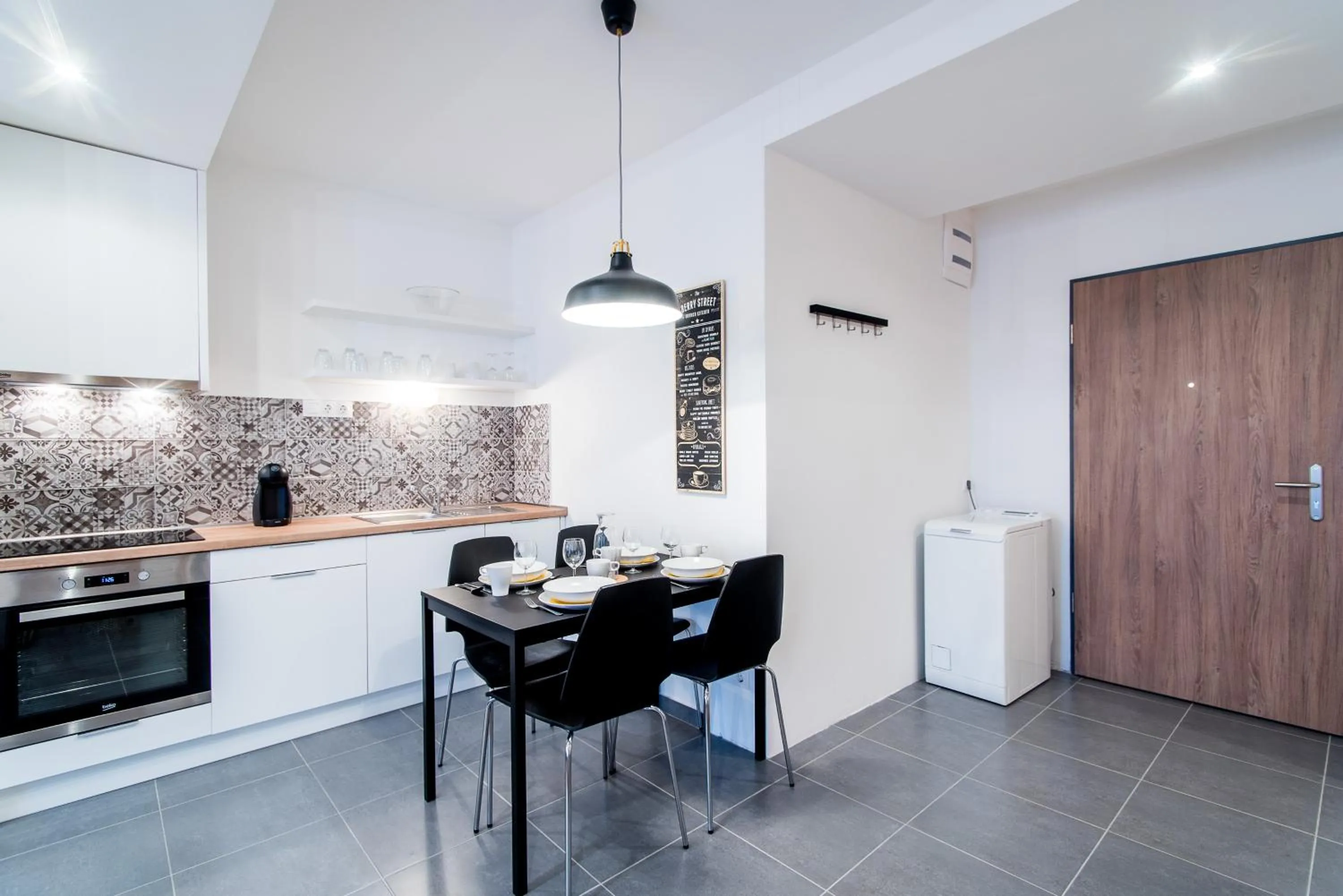 Dining area in Vagabond Corvin