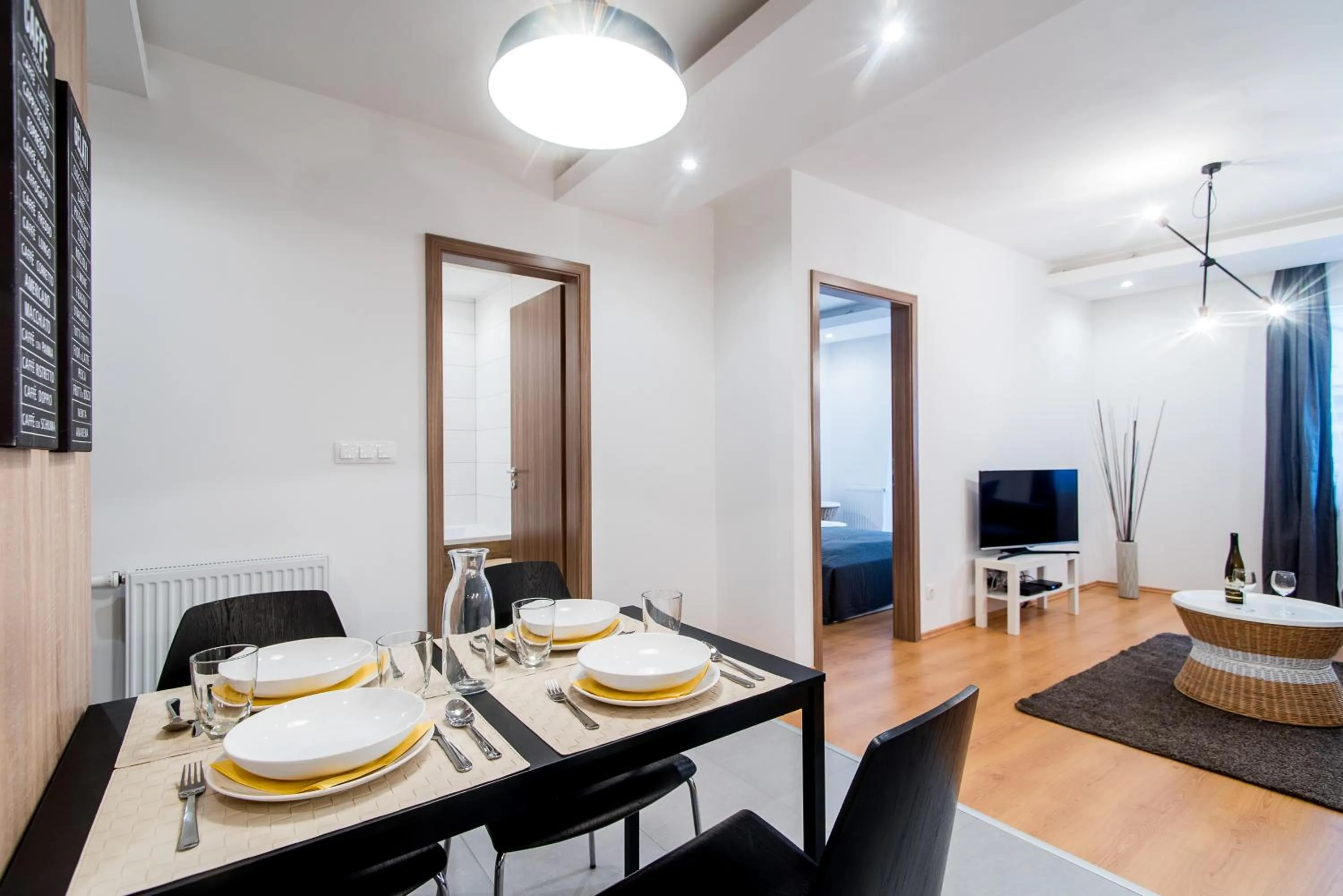 Dining area in Vagabond Corvin