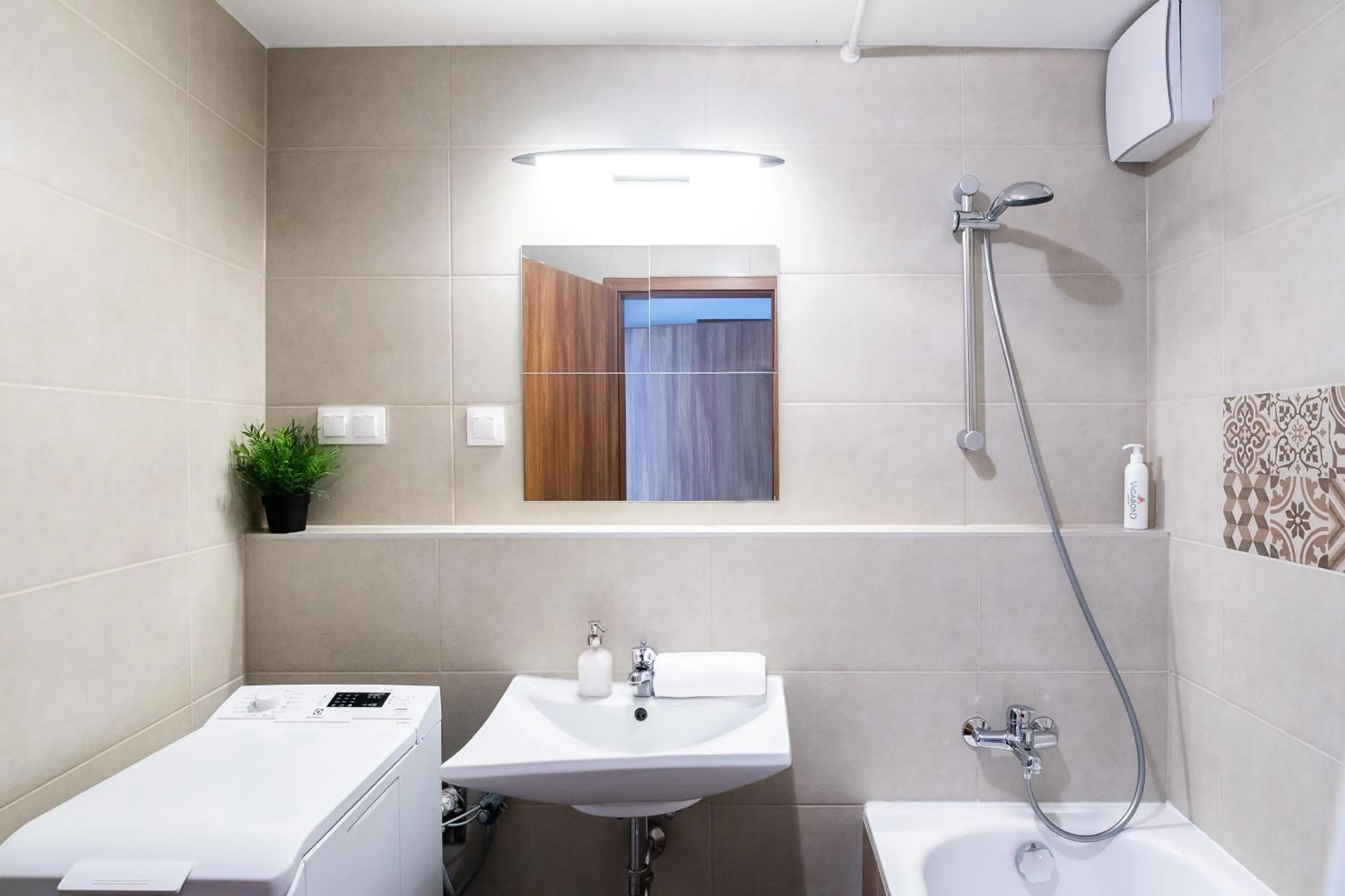 Bathroom in Vagabond Corvin