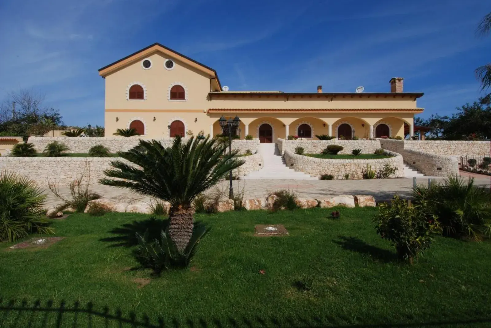 Holiday Home in Villa Giulia - Sicilian Luxury Garden Holiday Home in Villa Giulia - Sicilian Luxury Garden