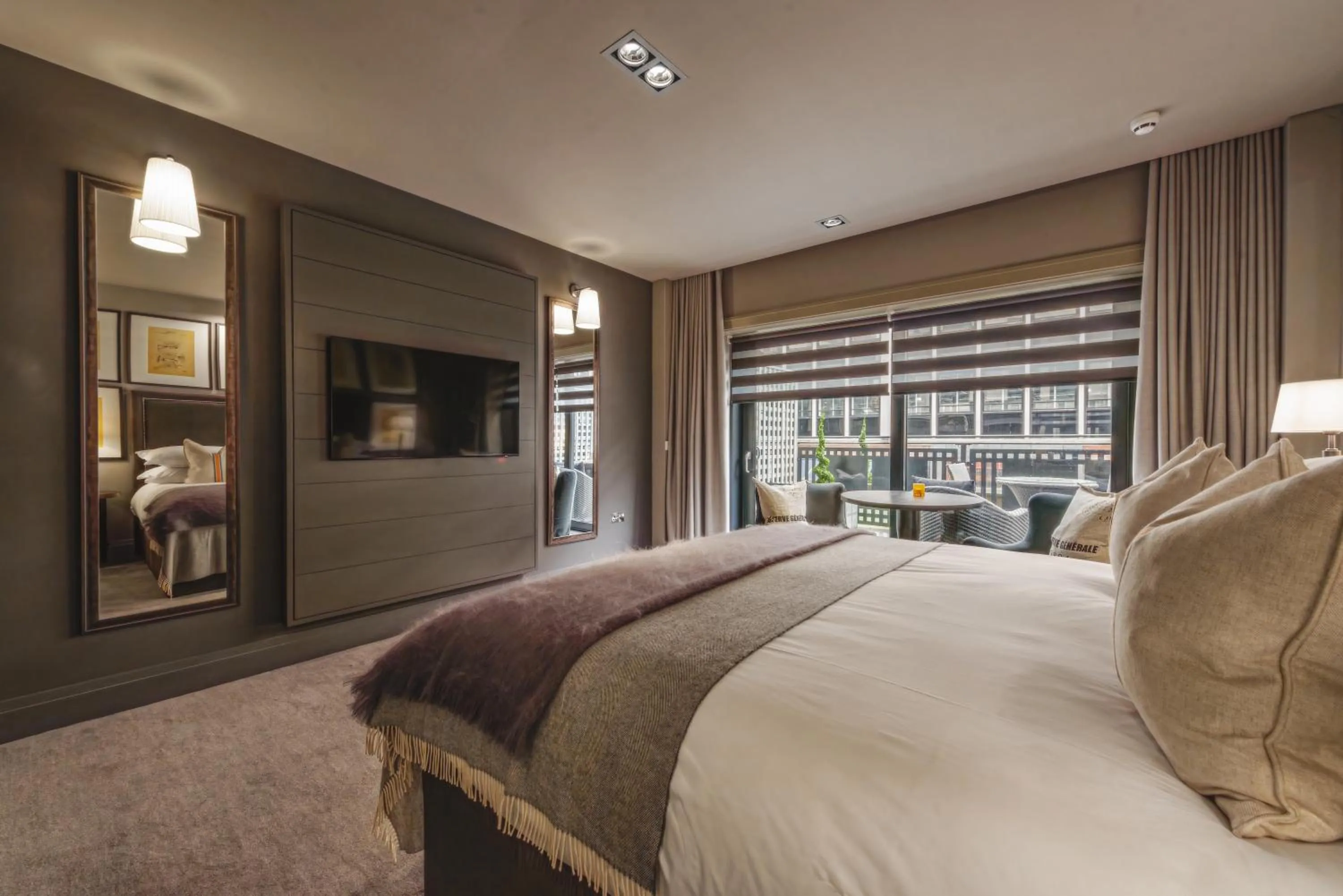 Bedroom, Bed in Dakota Leeds