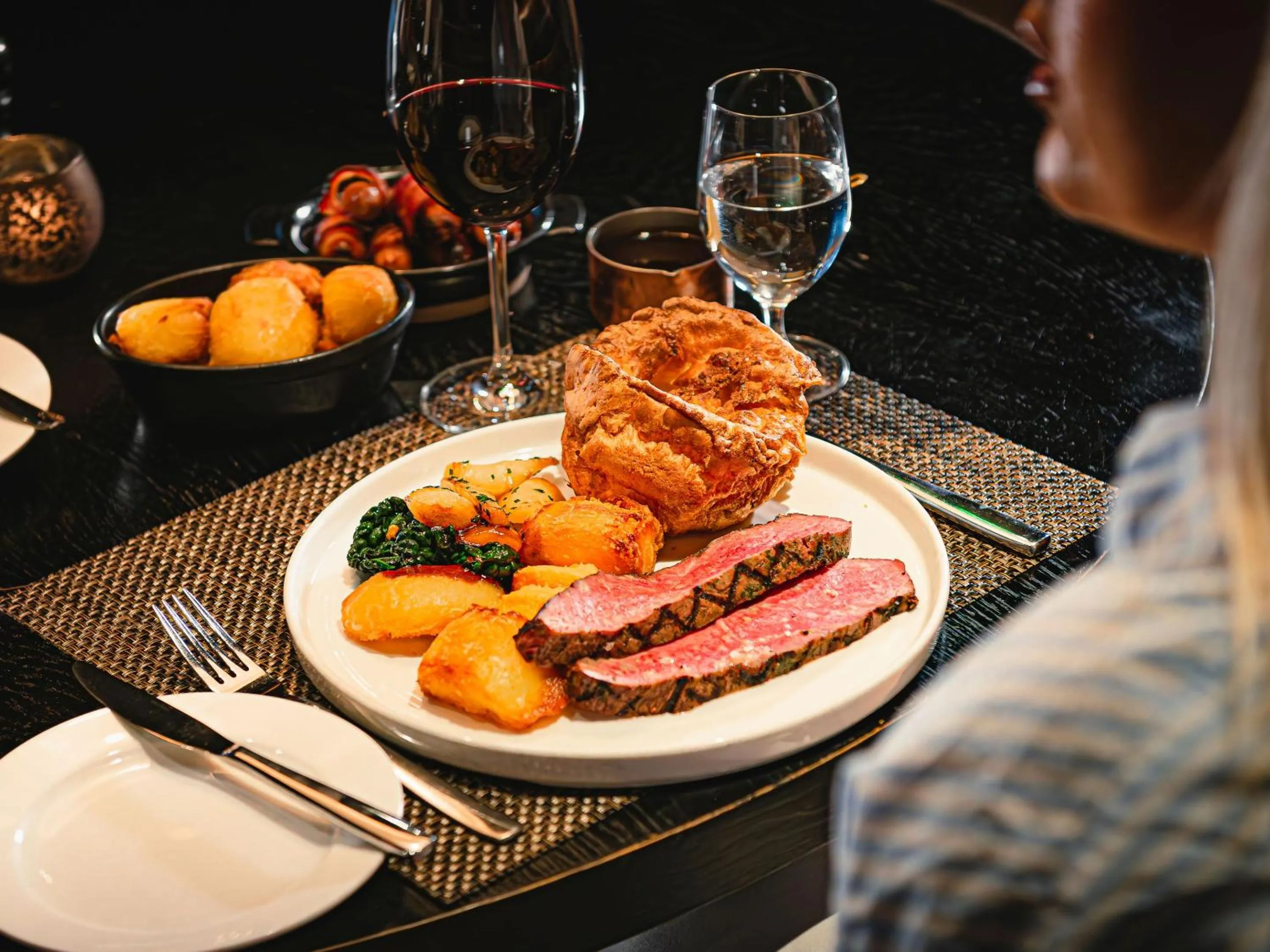 Food and drinks in Dakota Leeds