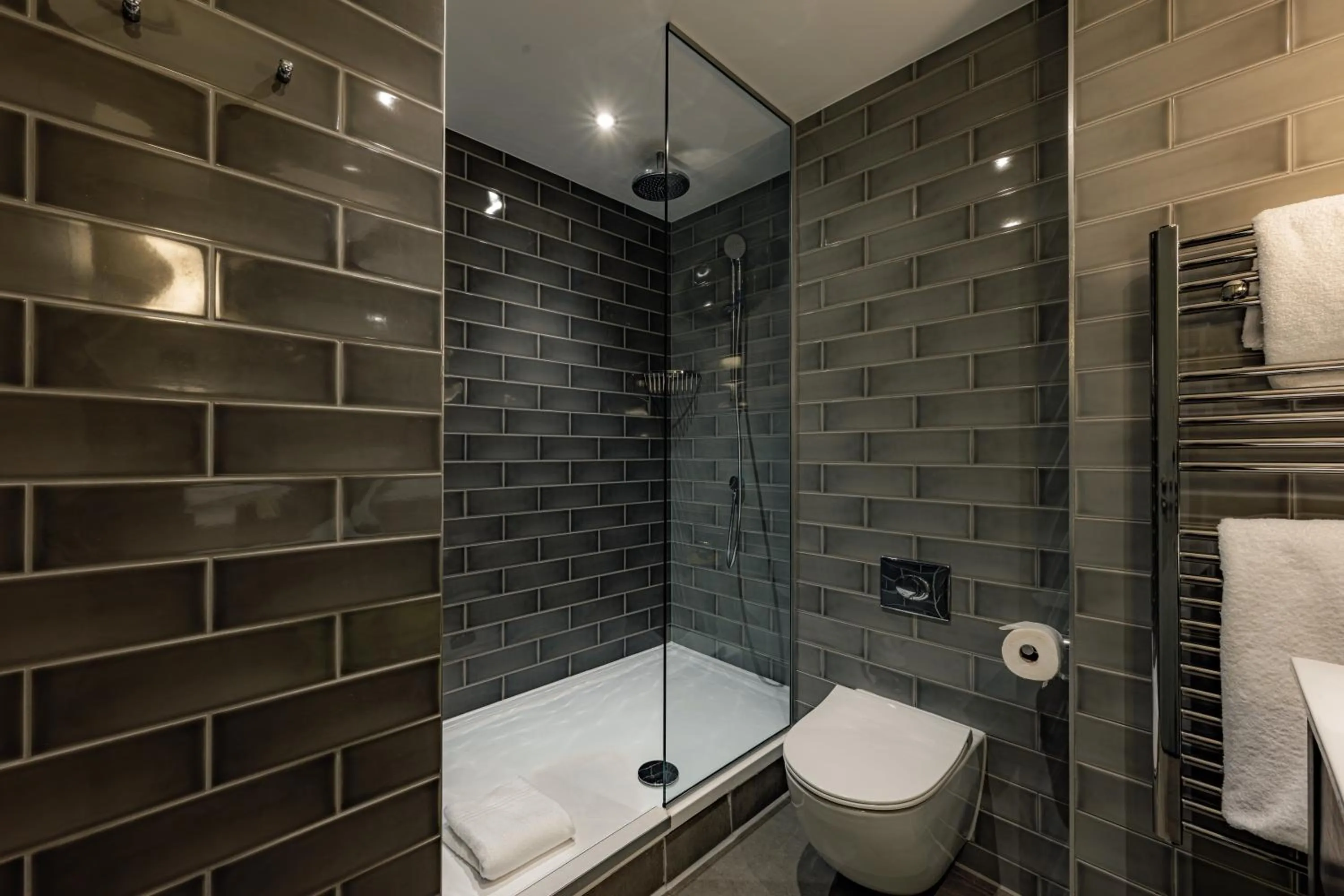 Shower in Dakota Leeds