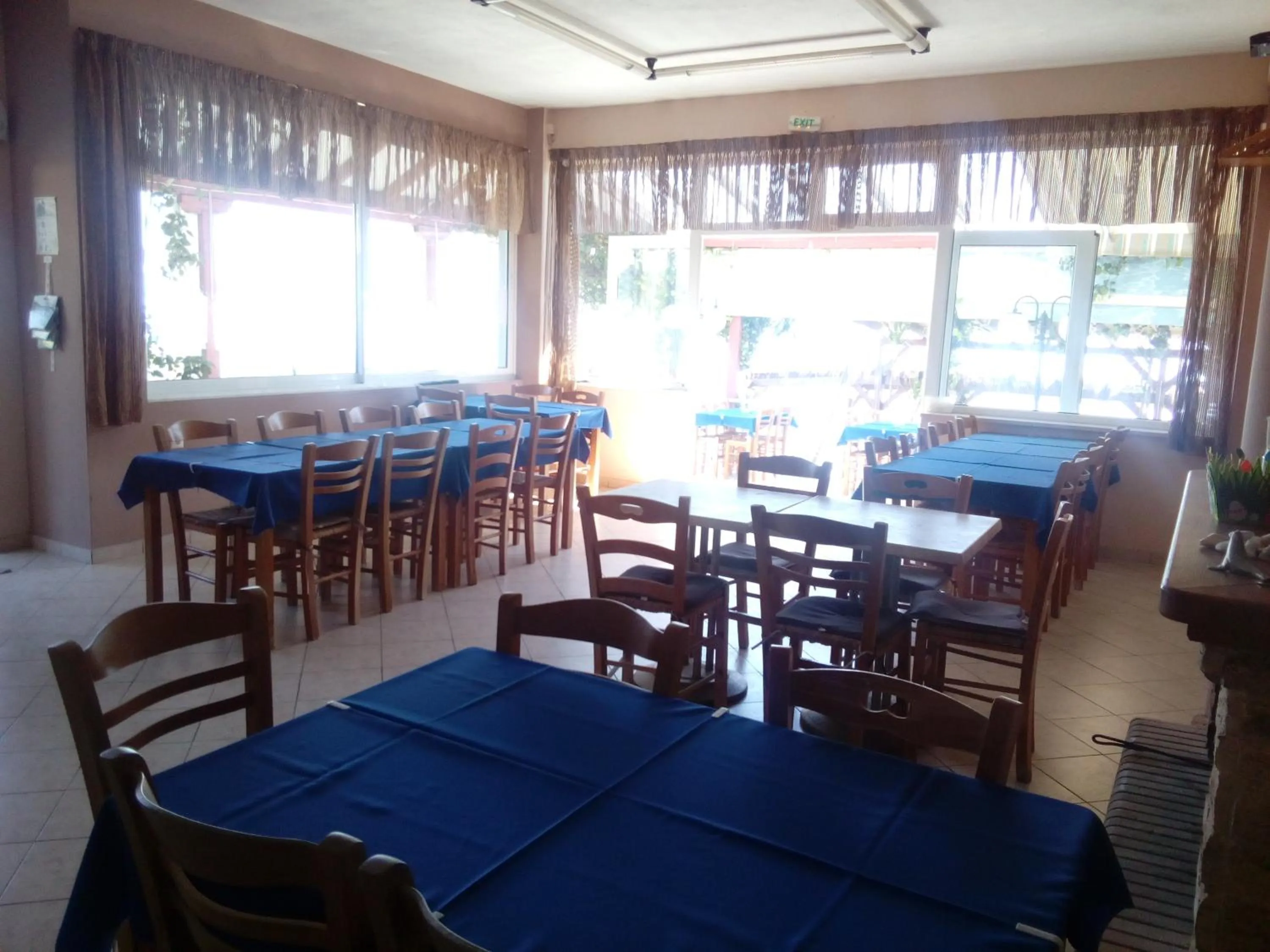 Restaurant/places to eat in Delfini