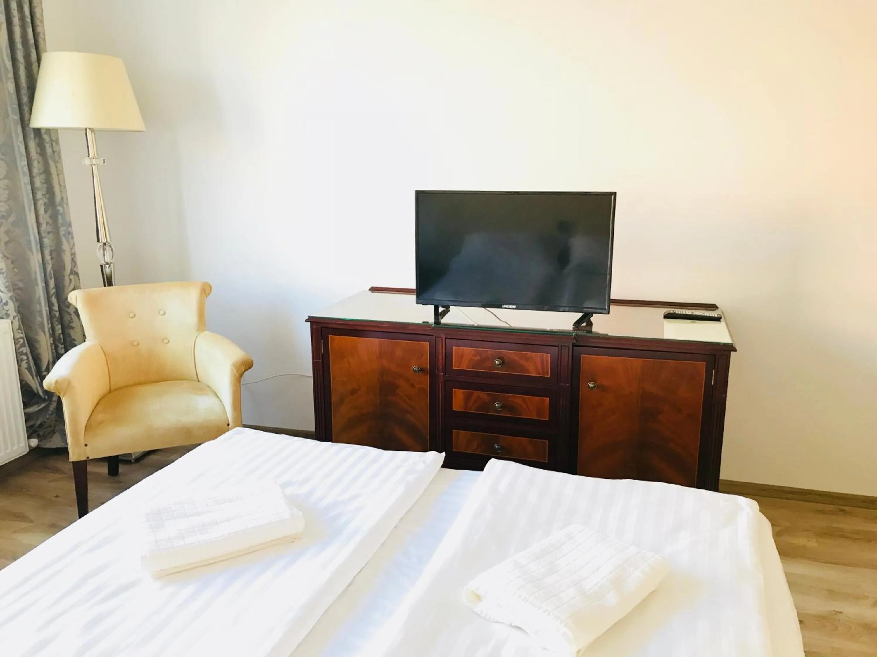 Hotel EKA
