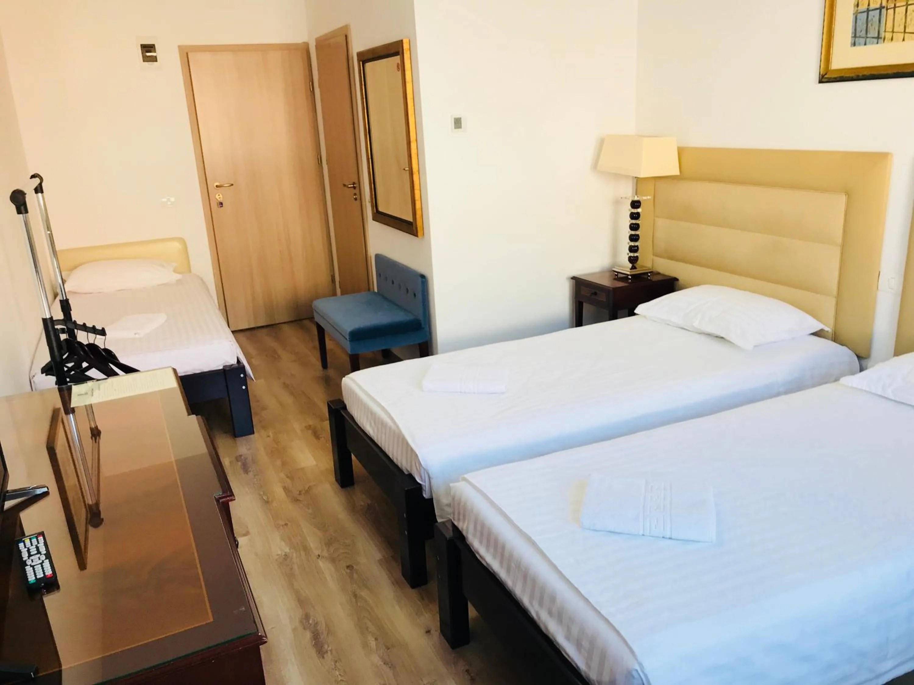 Hotel EKA