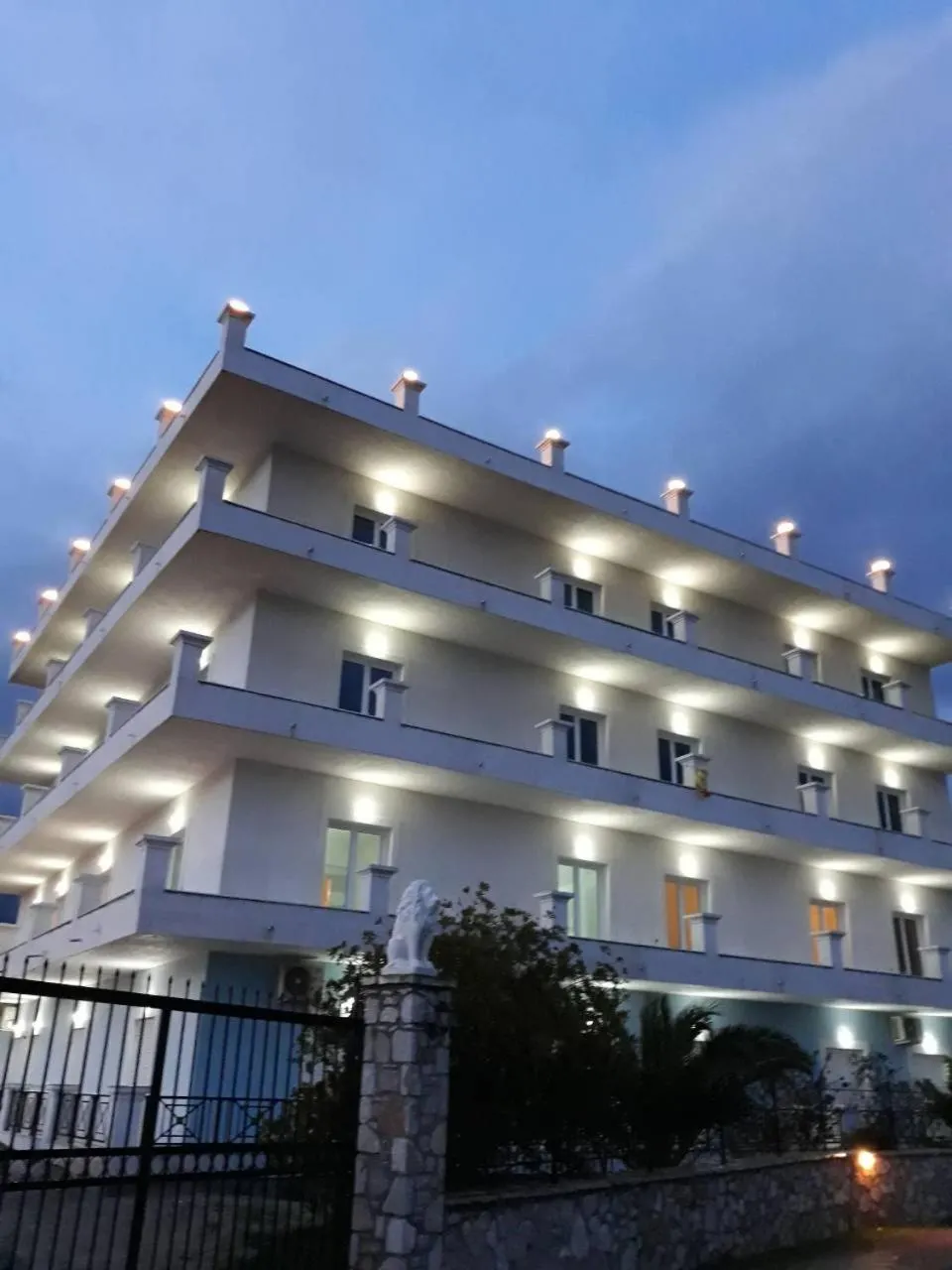 Mihalis Apartments