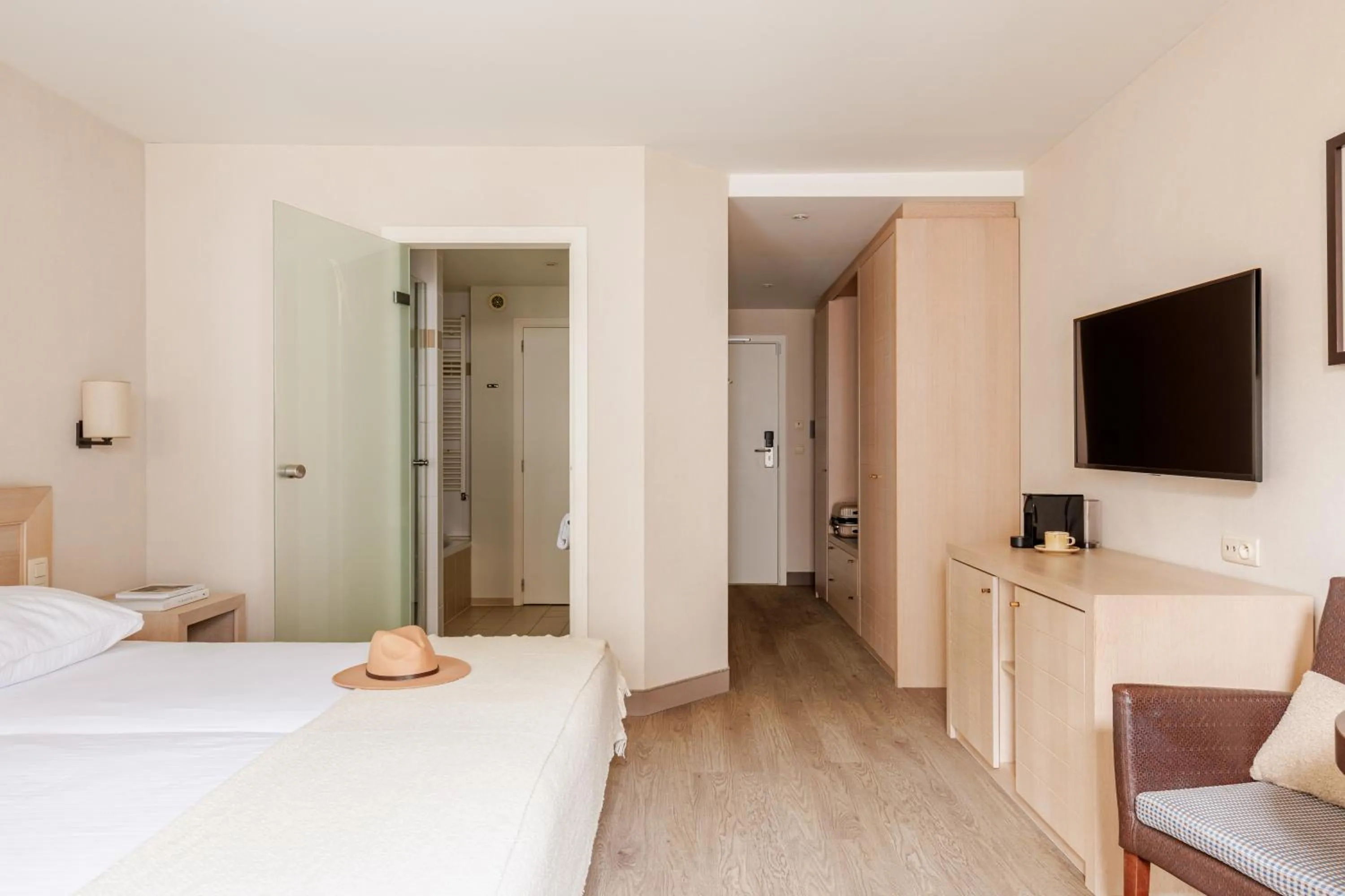 Bed in Hotel Aazaert by WP Hotels