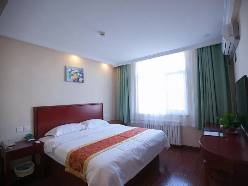 Bed in GreenTree Inn Tianjin First Center Hospital Subway Station Shell Hotel