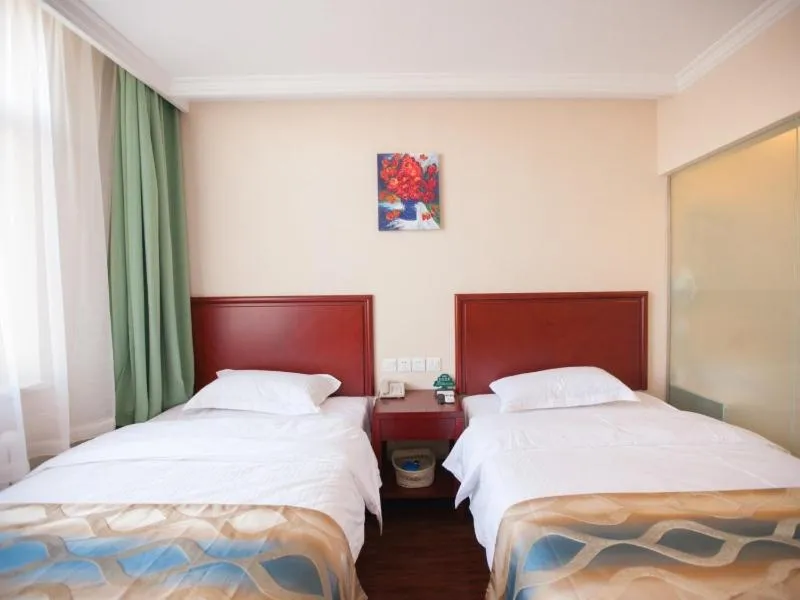 Bed in GreenTree Inn Tianjin First Center Hospital Subway Station Shell Hotel