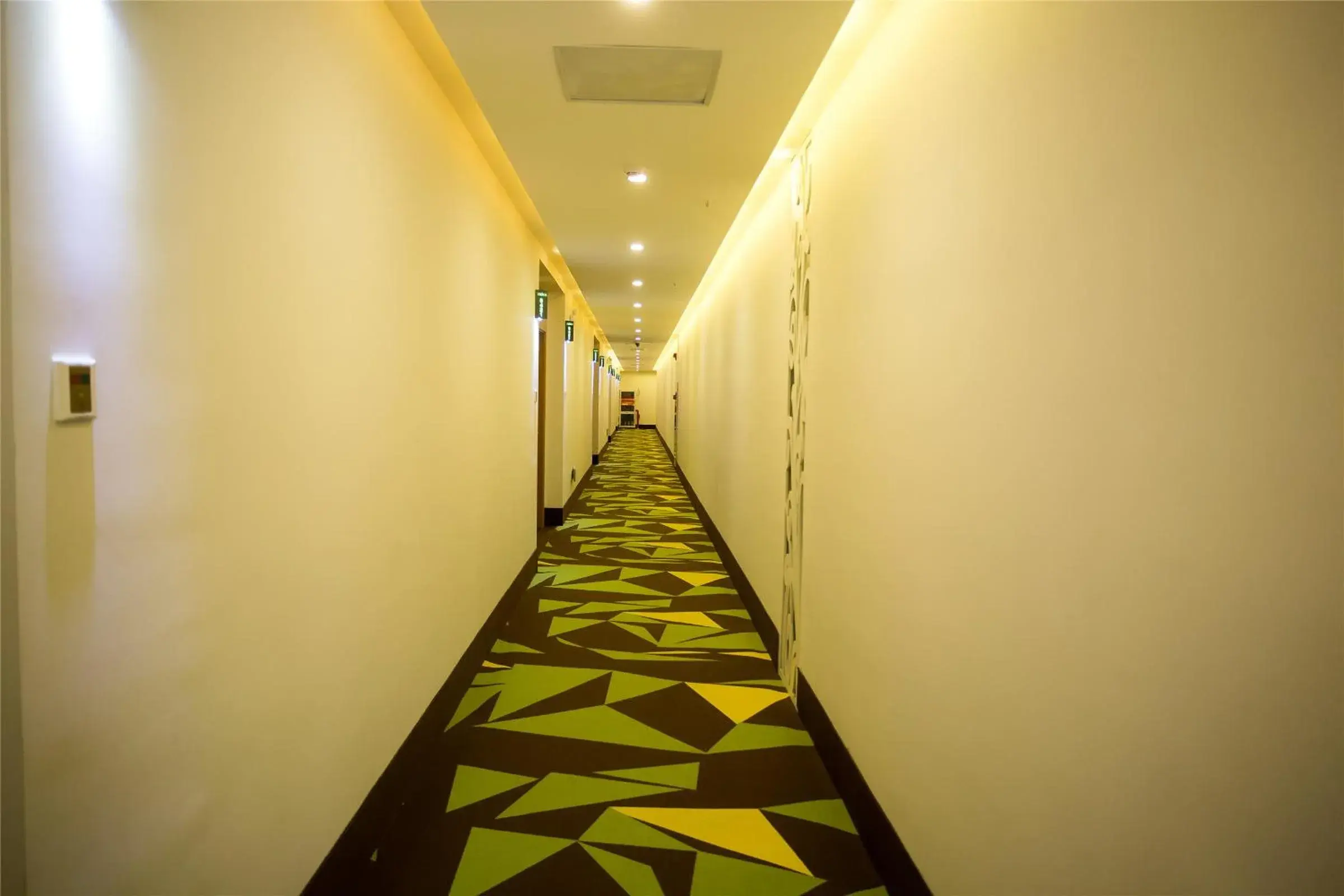 Bedroom in GreenTree Hospitality Group Ltd Vatica Jiuquan West Han Shengsheng Shengshi Hotel Bedroom in GreenTree Hospitality Group Ltd Vatica Jiuquan West Han Shengsheng Shengshi Hotel