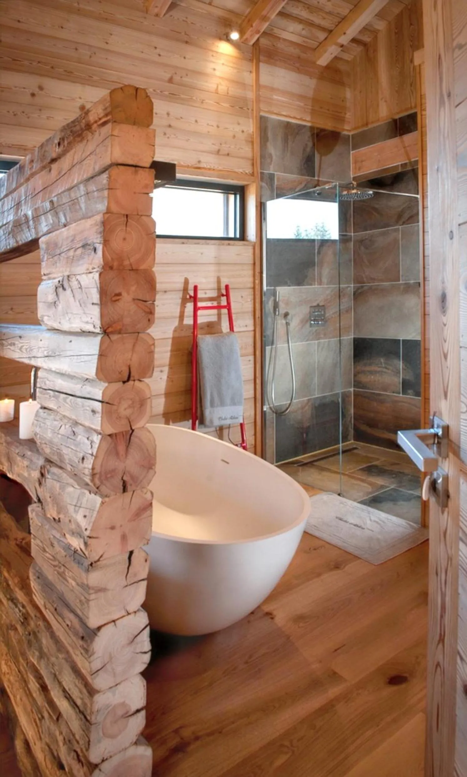 Bathroom in Chalet spacieux à Samoëns de 210 m² avec jacuzzi et jardin