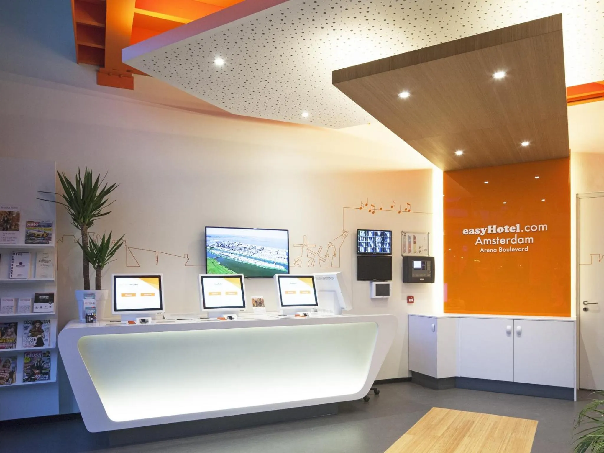 Lobby or reception in easyHotel Amsterdam Arena Boulevard