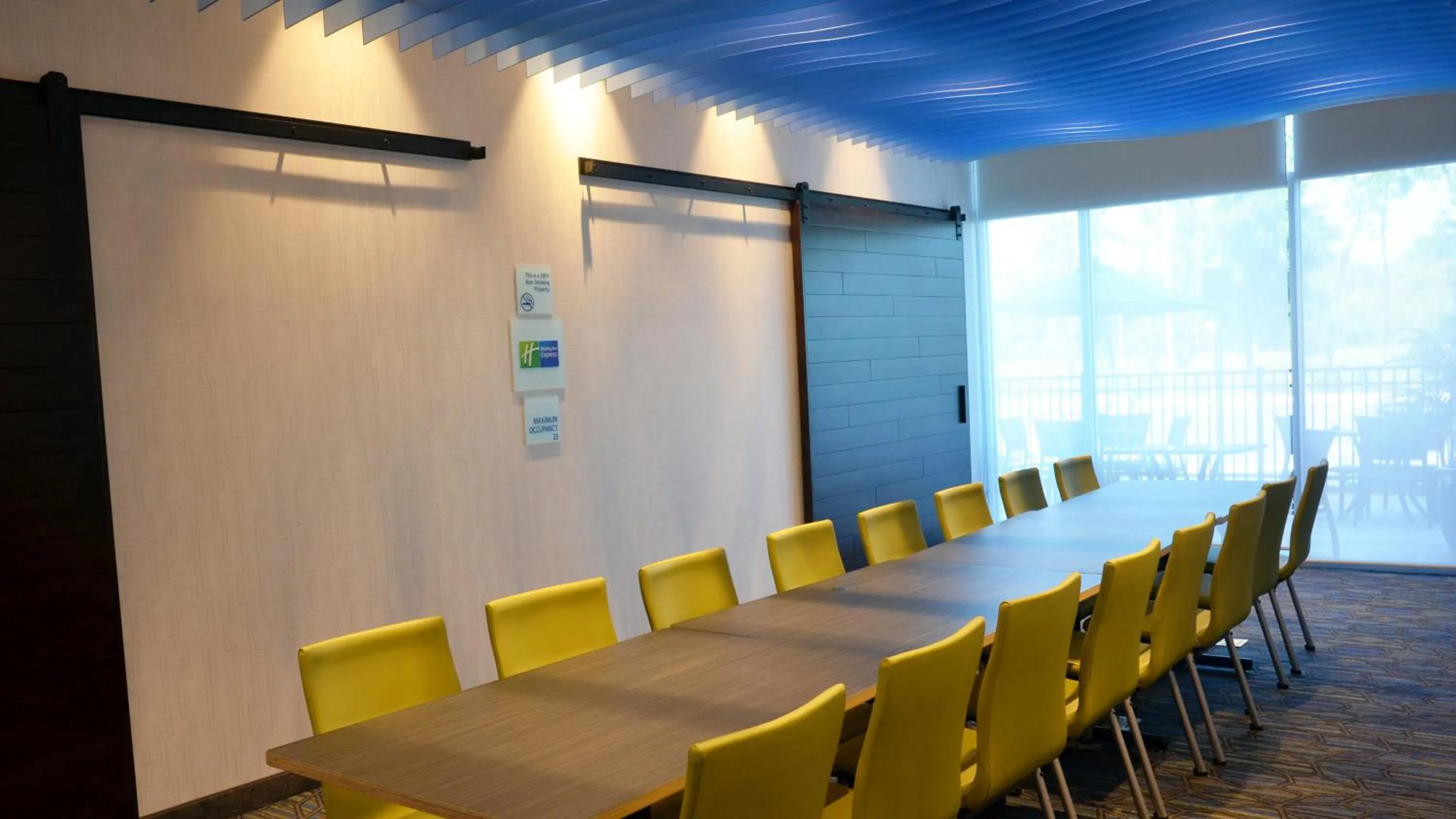 Meeting/conference room in Holiday Inn Express & Suites - Jacksonville W - I295 and I10 by IHG