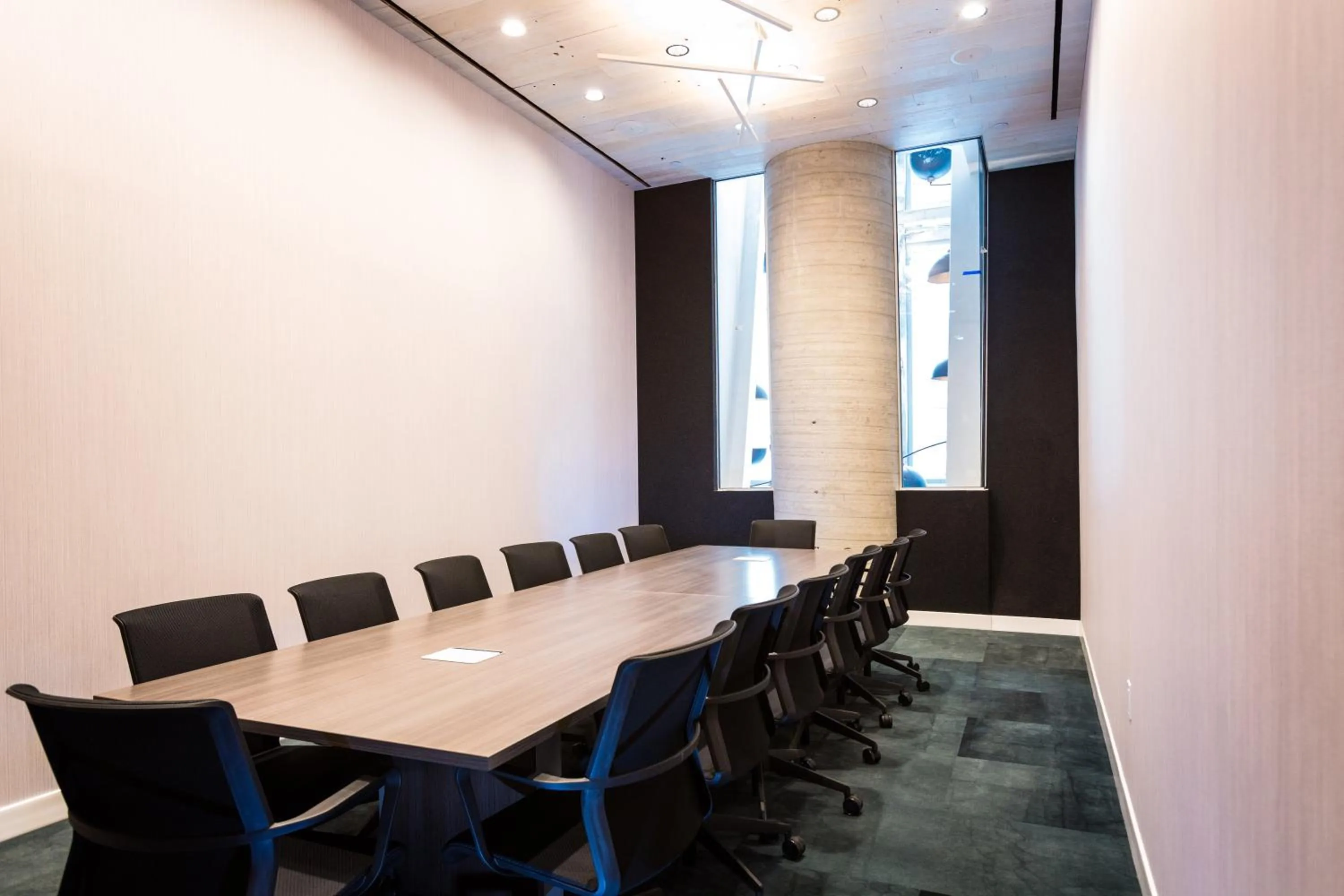 Meeting/conference room in Crowne Plaza HY36 Midtown Manhattan by IHG