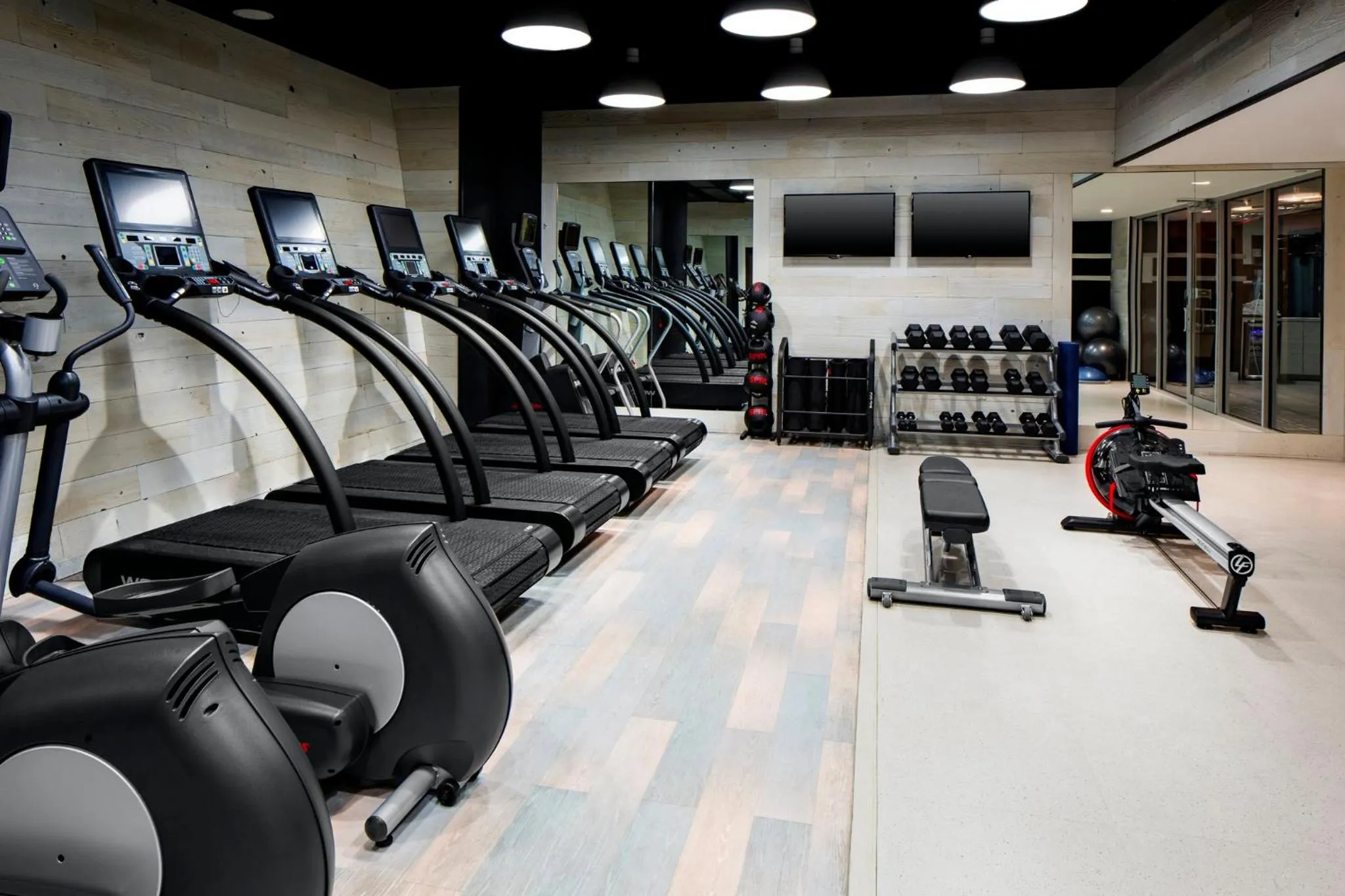 Fitness centre/facilities in Crowne Plaza HY36 Midtown Manhattan by IHG
