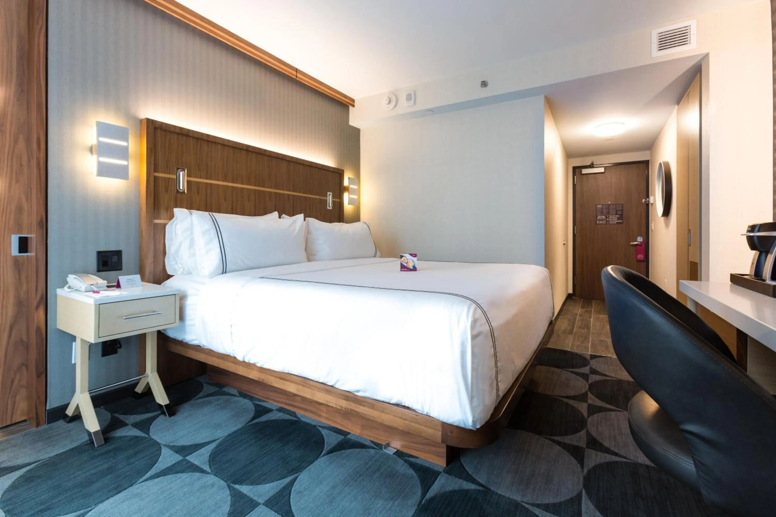 Bedroom, Bed in Crowne Plaza HY36 Midtown Manhattan by IHG