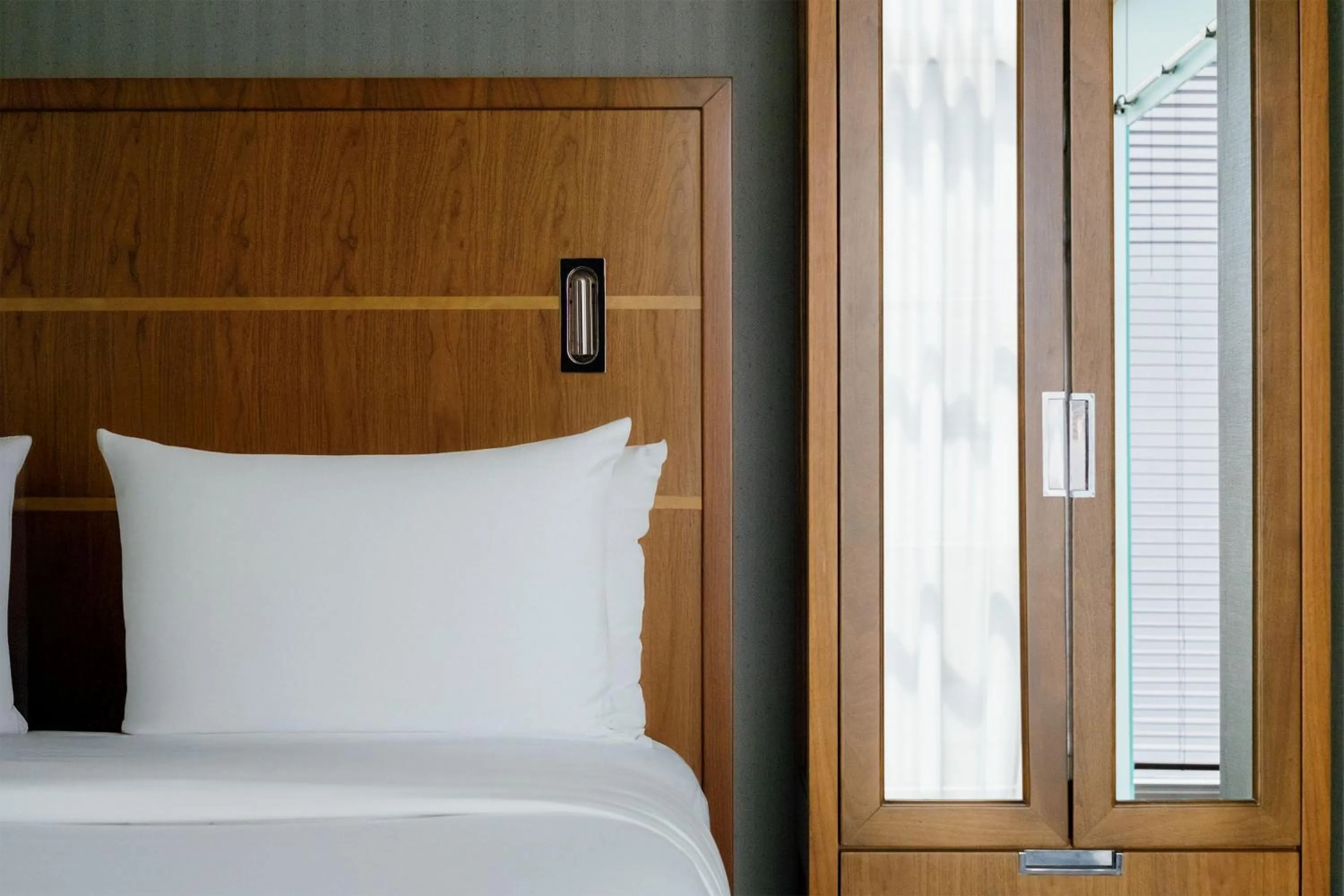 Bedroom, Bed in Crowne Plaza HY36 Midtown Manhattan by IHG