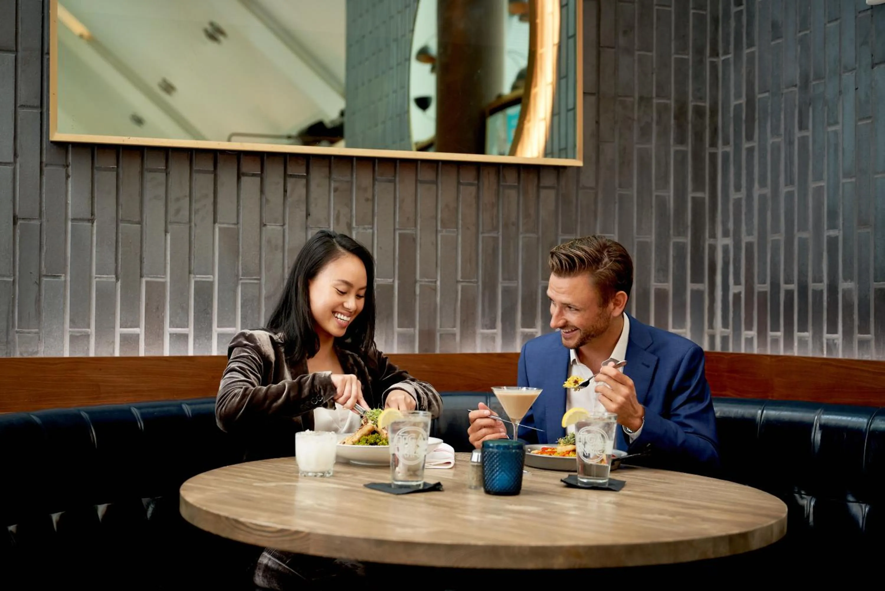 Restaurant/places to eat in Crowne Plaza HY36 Midtown Manhattan by IHG