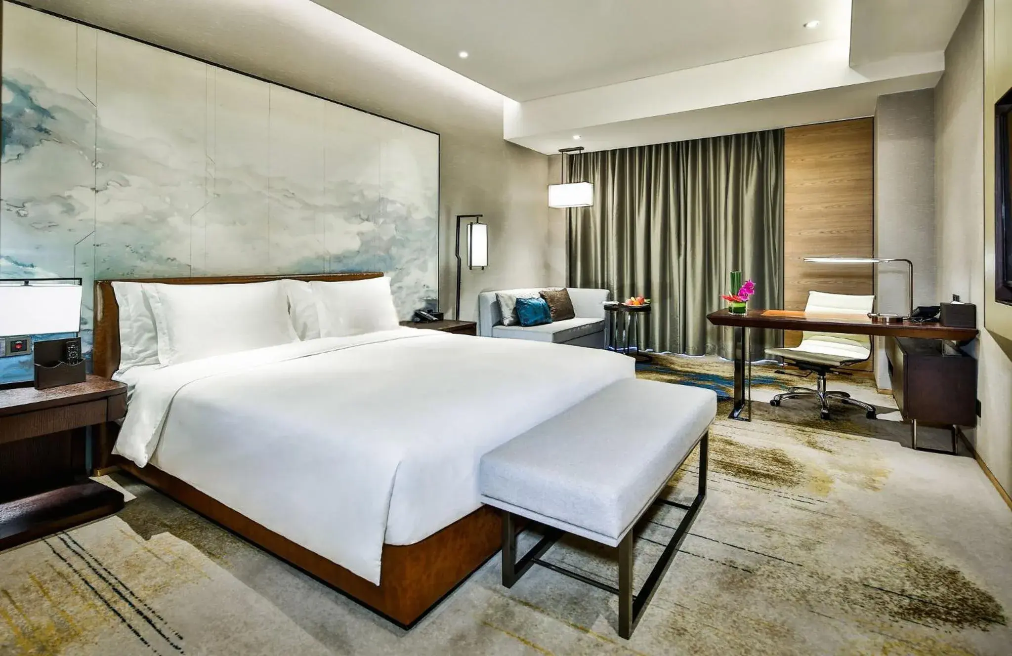 Photo of the whole room, Bed in Crowne Plaza Chengdu Wenjiang by IHG Photo of the whole room, Bed in Crowne Plaza Chengdu Wenjiang by IHG