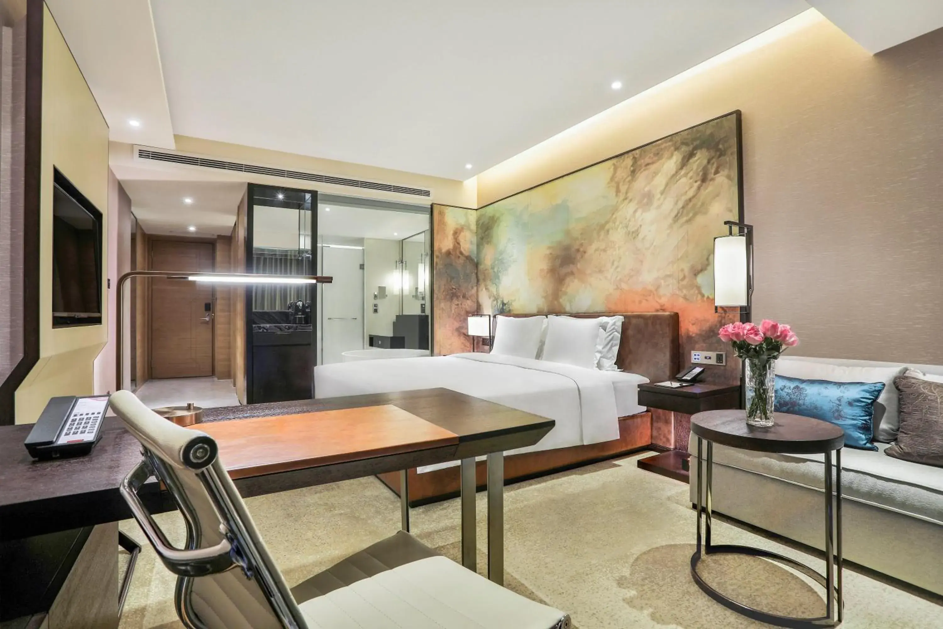 TV and multimedia, Bed in Crowne Plaza Chengdu Wenjiang by IHG TV and multimedia, Bed in Crowne Plaza Chengdu Wenjiang by IHG