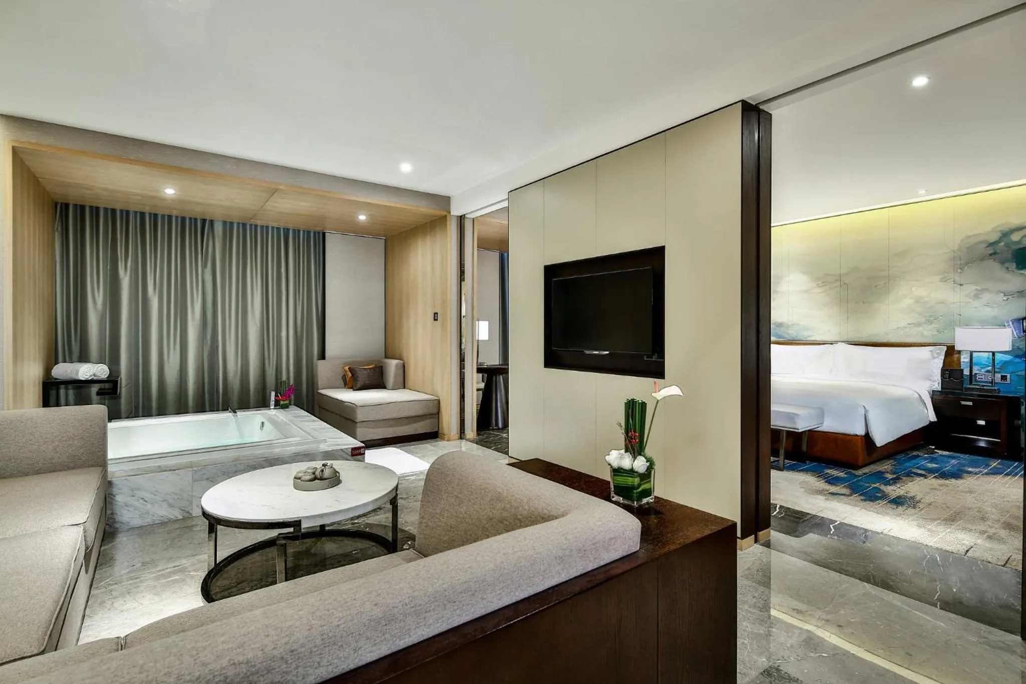 Photo of the whole room, Bed in Crowne Plaza Chengdu Wenjiang by IHG